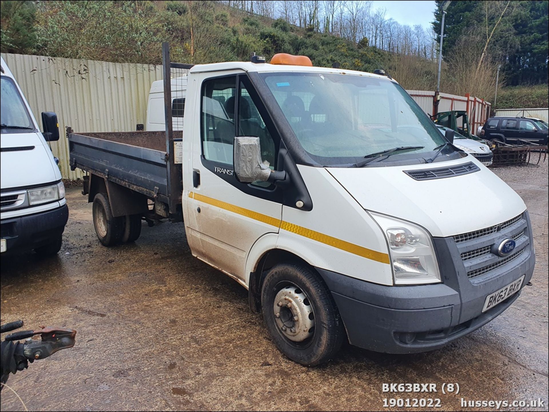 13/63 FORD TRANSIT 100 T350 RWD - 2198cc 2dr Tipper (White, 113k) - Image 8 of 14