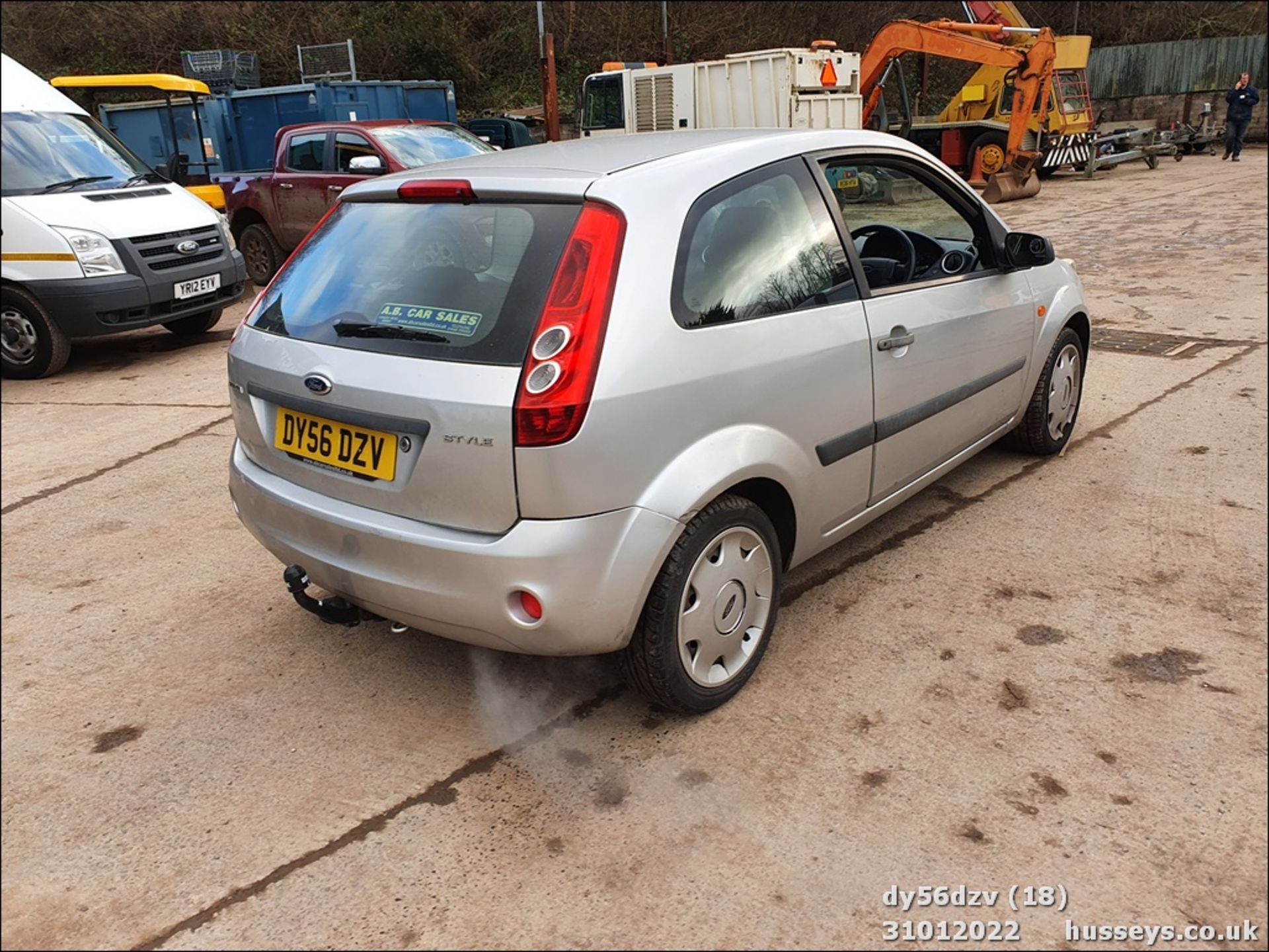 06/56 FORD FIESTA STYLE CLIMATE - 1242cc 3dr Hatchback (Silver, 88k) - Image 18 of 26
