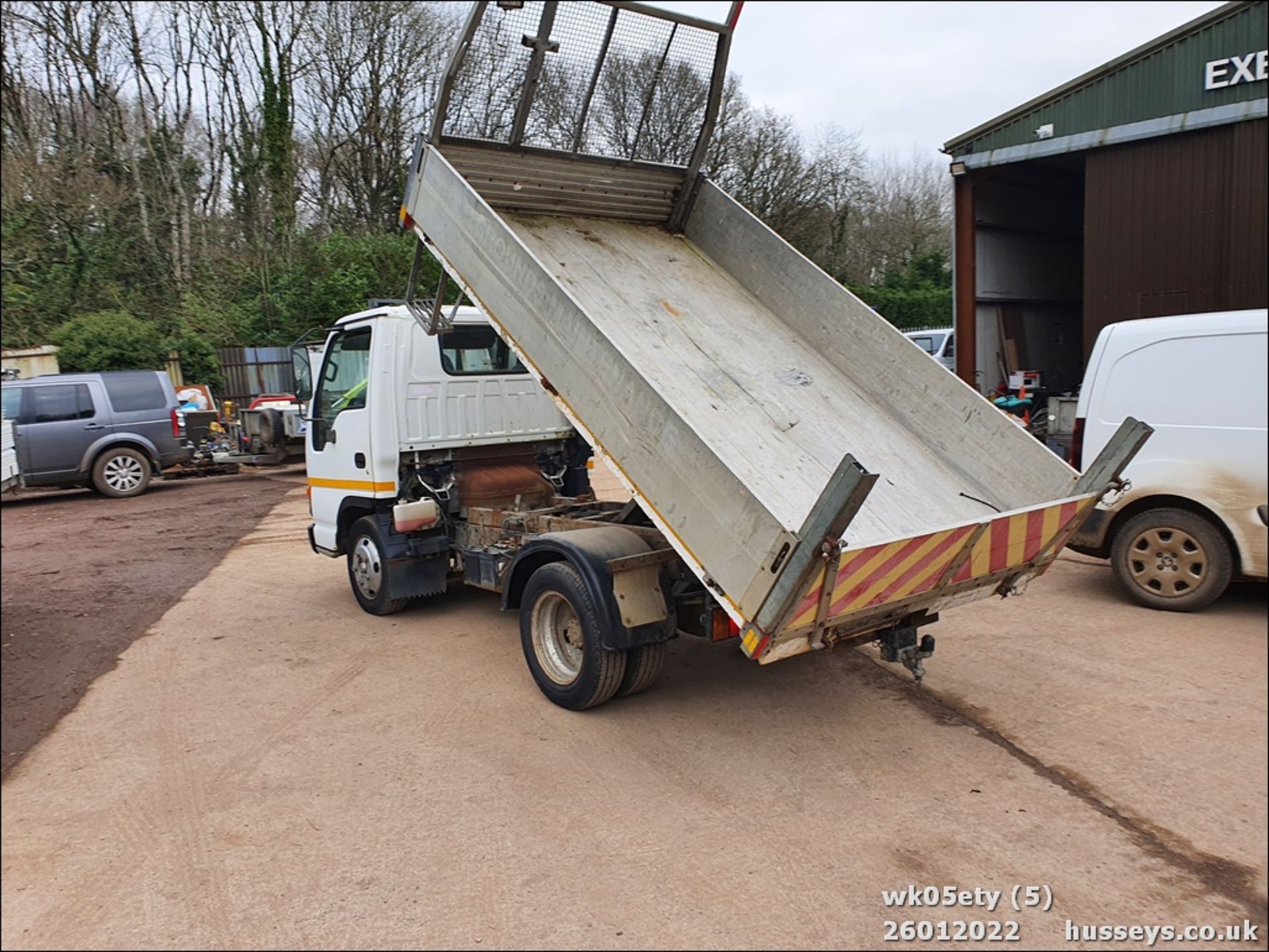 05/05 ISUZU TRUCKS NKR 77 TURBO ELECTRIC DI - 2999cc 2.dr Tipper (White, 70k) - Image 6 of 16