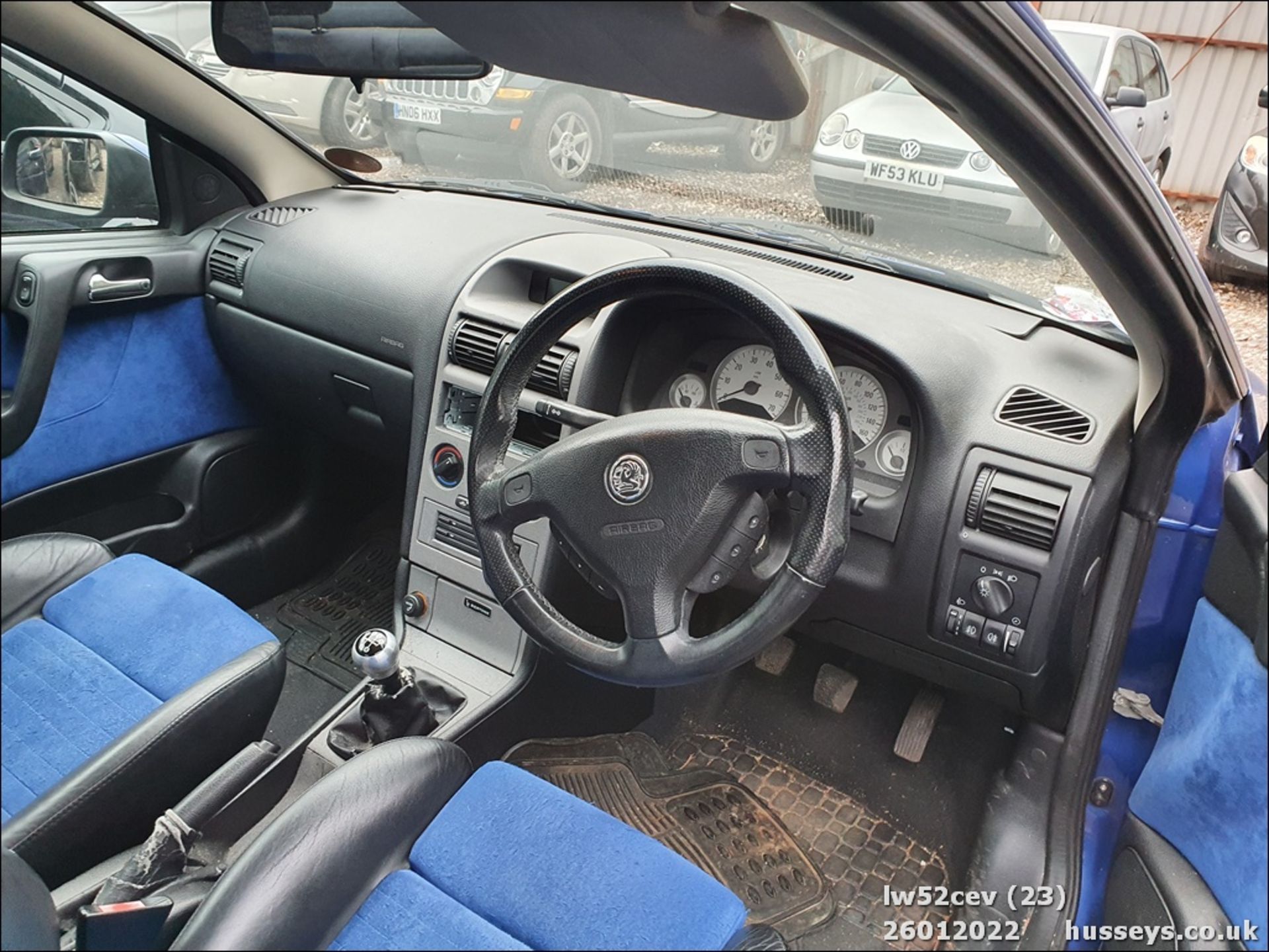 02/52 VAUXHALL ASTRA 16V BERTONE - 1796cc 2dr Coupe (Blue, 76k) - Image 23 of 25
