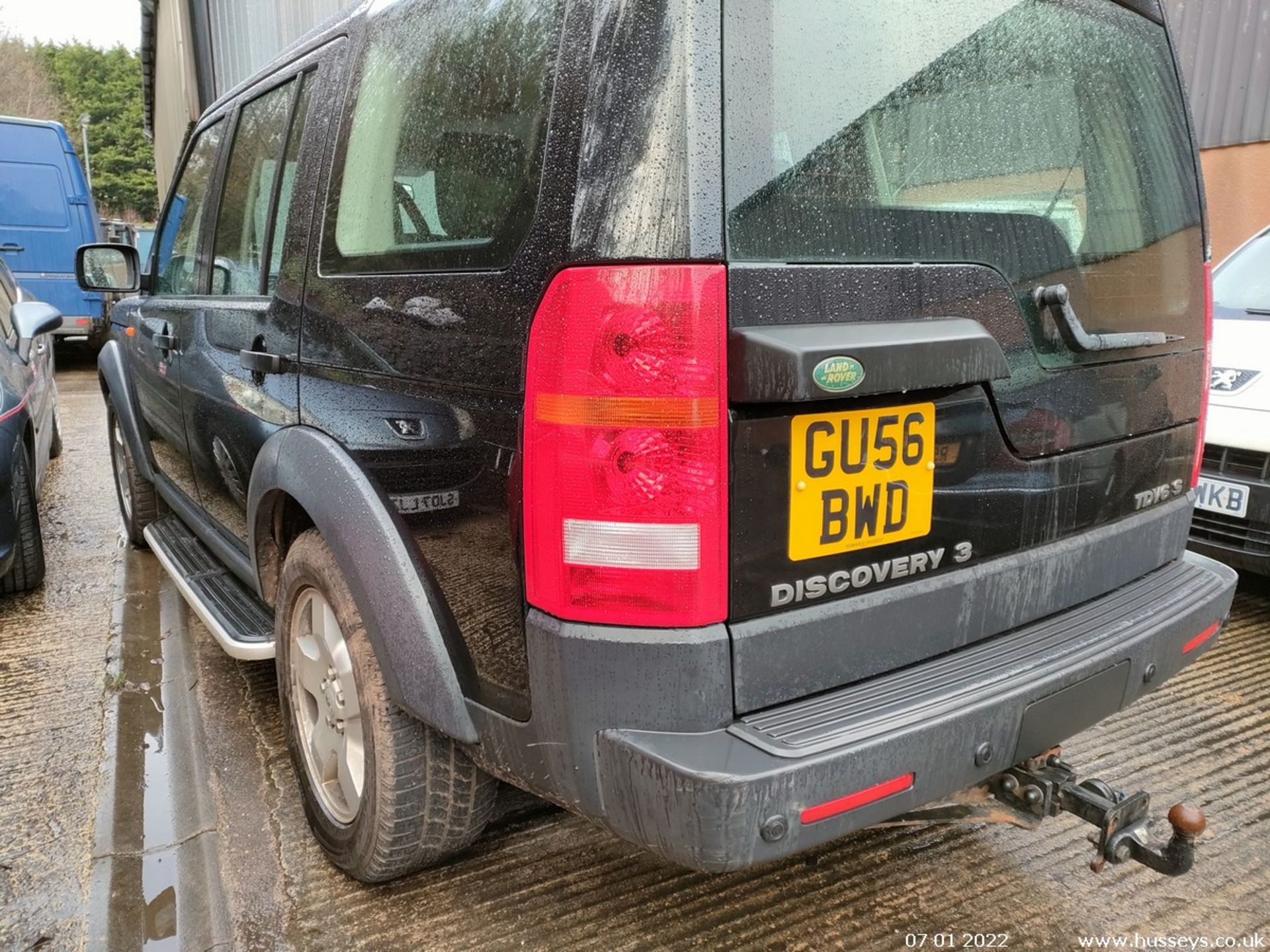 06/56 LAND ROVER DISCOVERY 3 TDV6 S AUTO - 2720cc 5dr Estate (Black, 119k) - Image 12 of 32