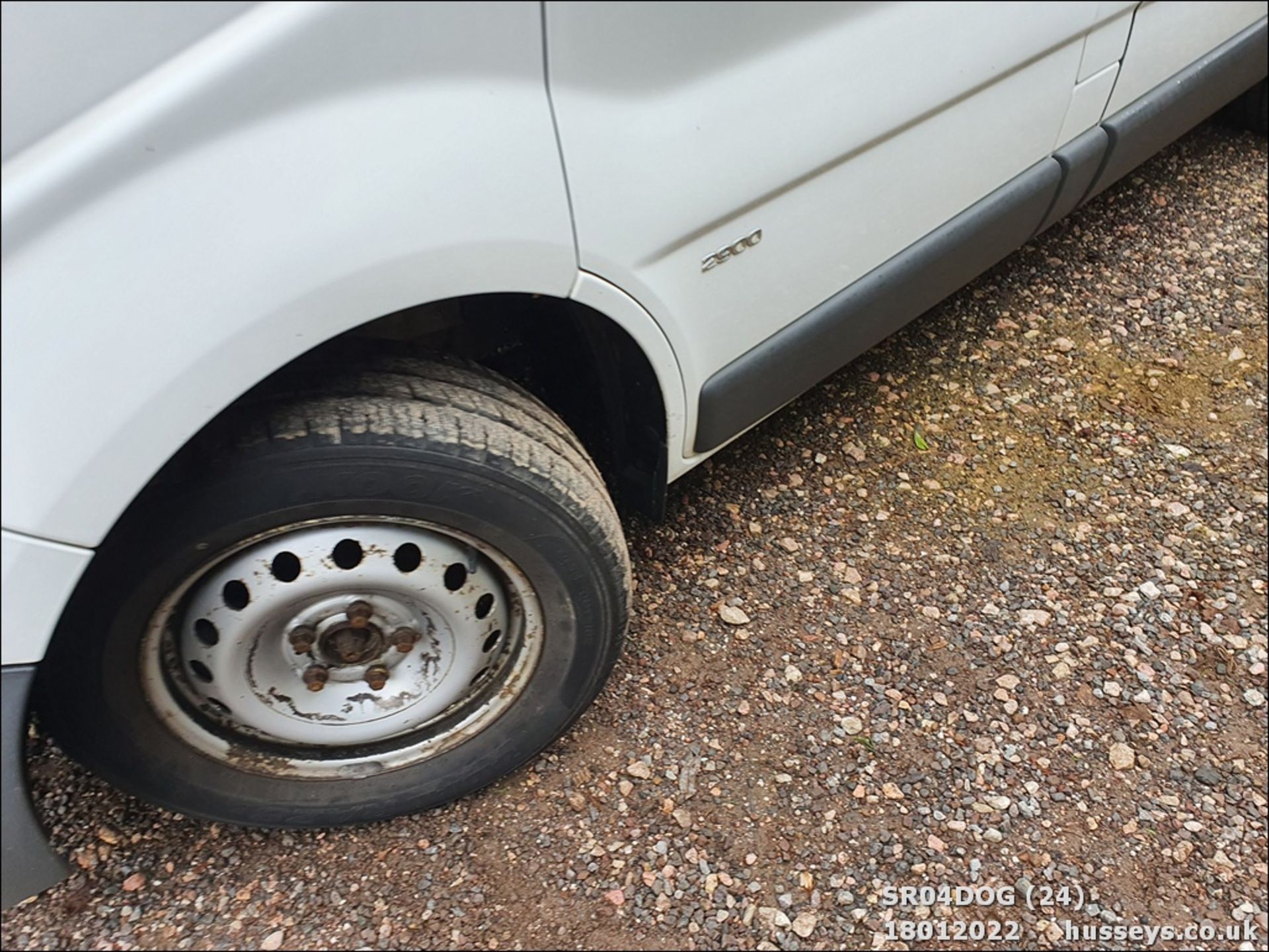 2010 VAUXHALL VIVARO 2900 CDTI SWB - 1995cc Van (White) - Image 25 of 30