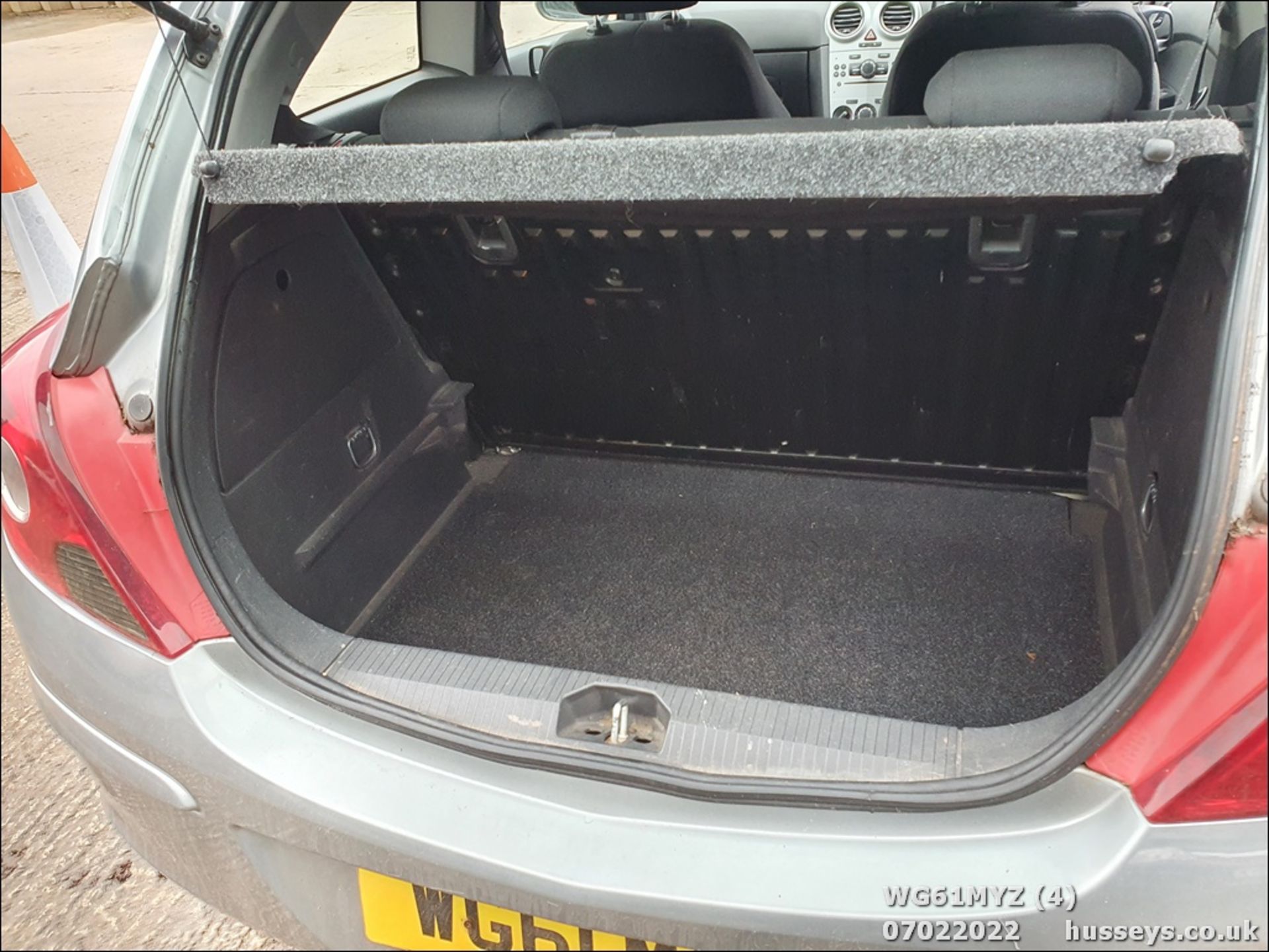 12/61 VAUXHALL CORSA S ECOFLEX - 998cc 3dr Hatchback (Silver, 85k) - Image 5 of 27