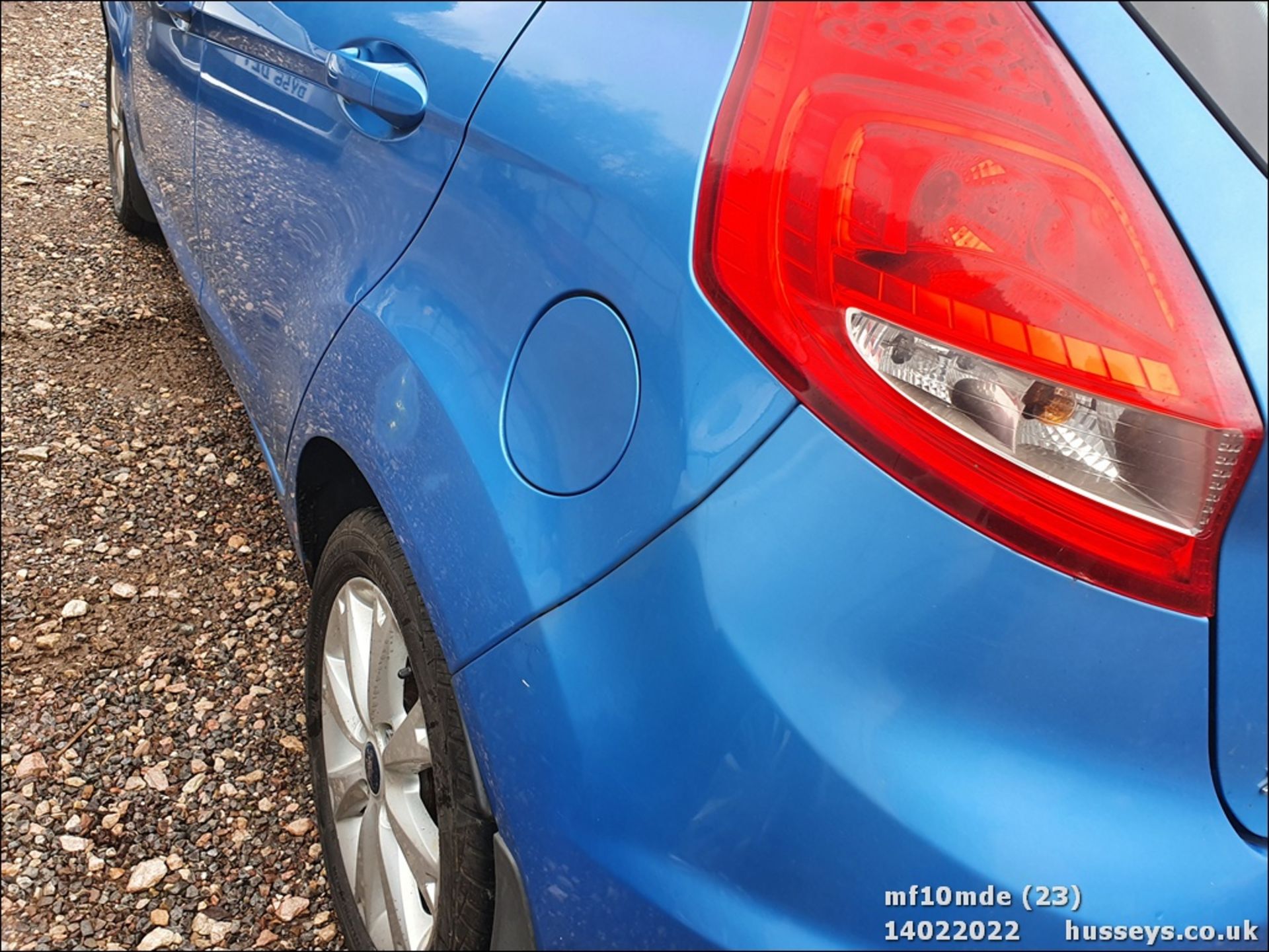 10/10 FORD FIESTA ZETEC - 1242cc 5dr Hatchback (Blue) - Image 24 of 33