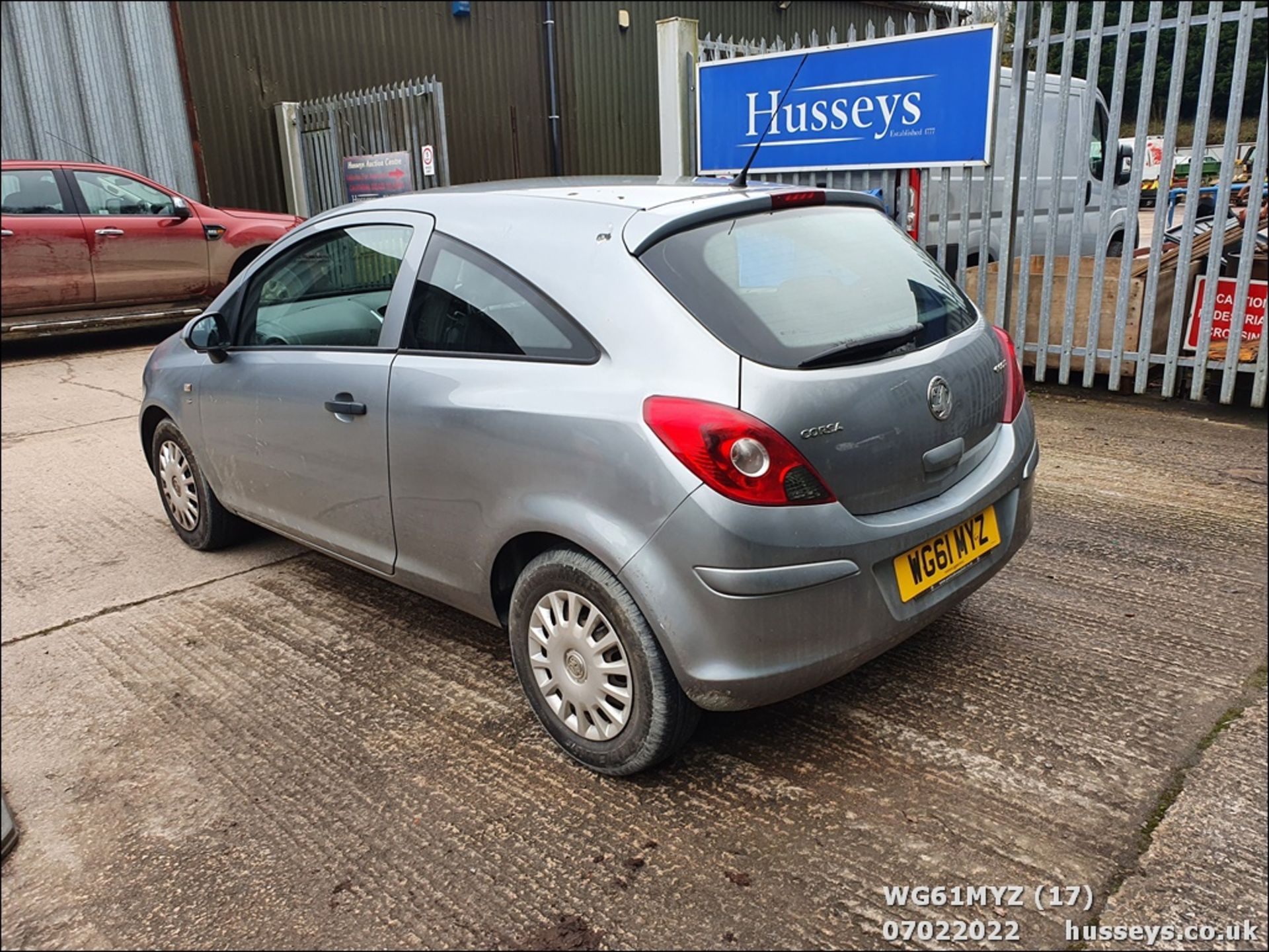 12/61 VAUXHALL CORSA S ECOFLEX - 998cc 3dr Hatchback (Silver, 85k) - Image 18 of 27