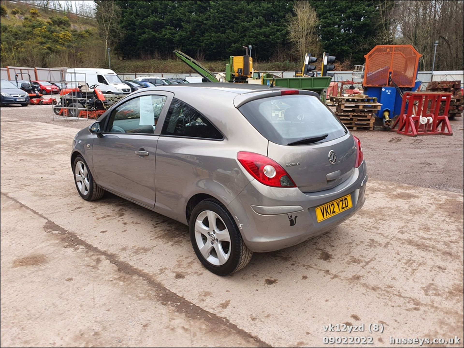 12/12 VAUXHALL CORSA ACTIVE - 1229cc 3dr Hatchback (Brown) - Image 8 of 38