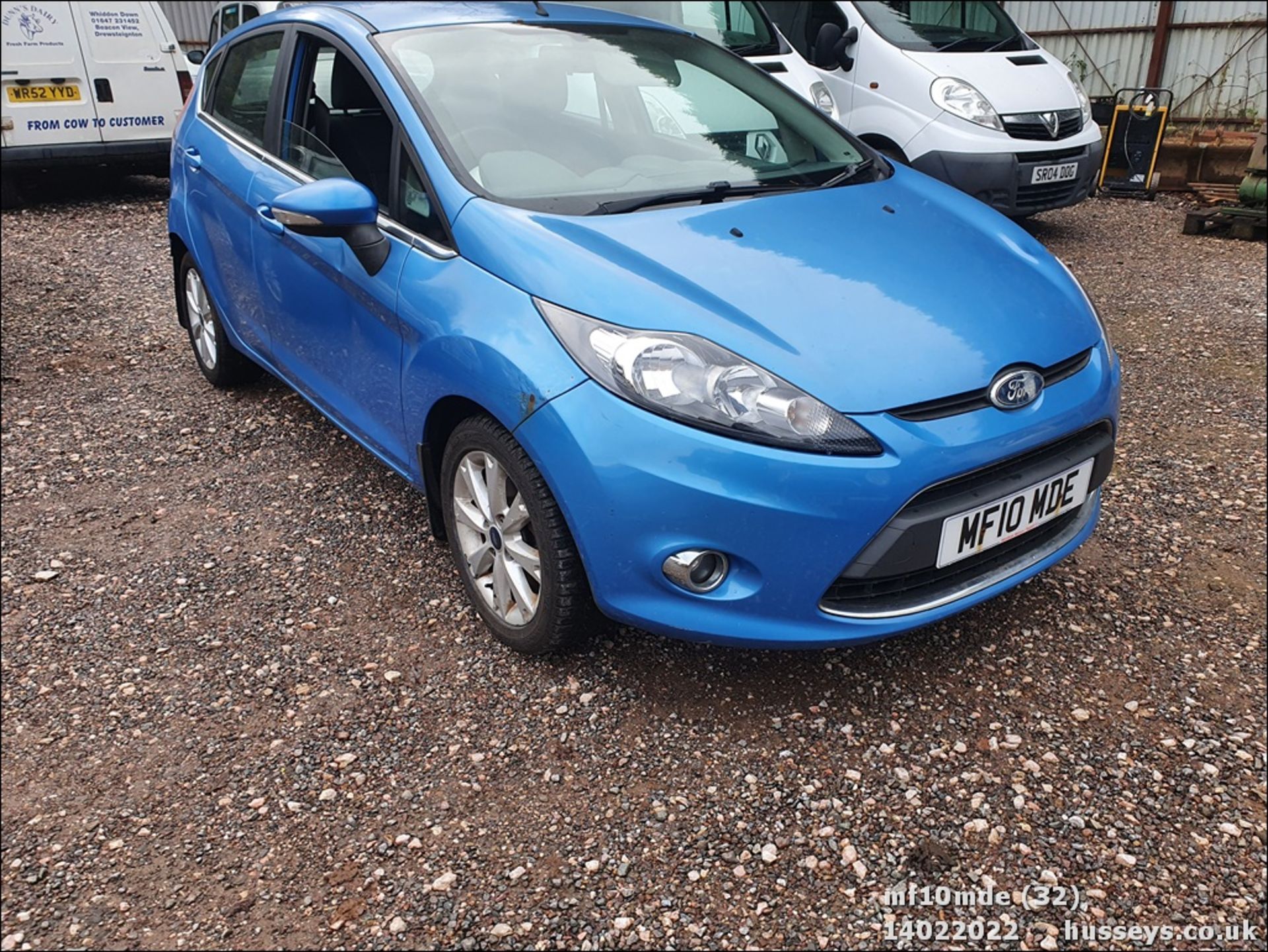 10/10 FORD FIESTA ZETEC - 1242cc 5dr Hatchback (Blue) - Image 32 of 33