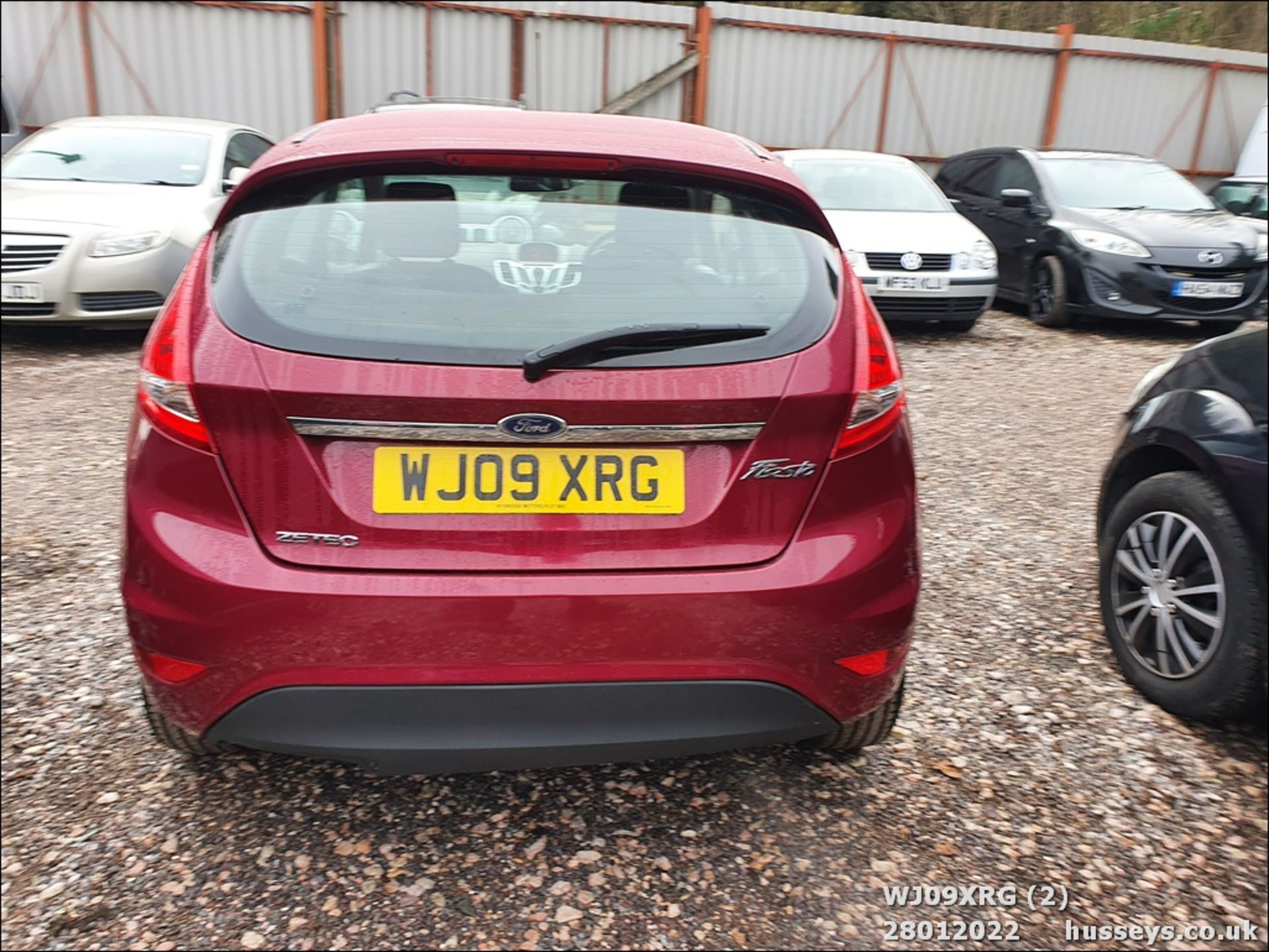 09/09 FORD FIESTA ZETEC 96 - 1388cc 3dr Hatchback (Red, 73k) - Image 3 of 28