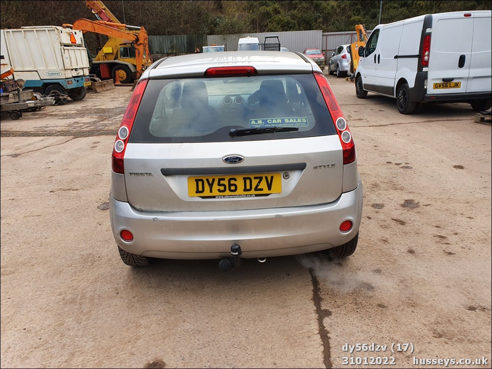 06/56 FORD FIESTA STYLE CLIMATE - 1242cc 3dr Hatchback (Silver, 88k) - Image 17 of 26