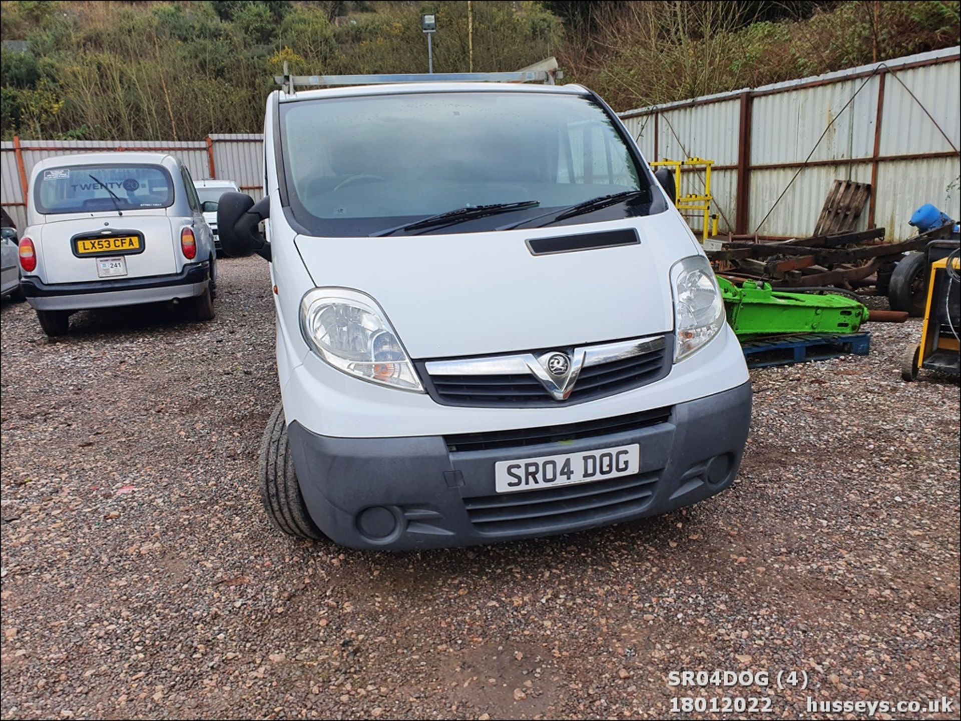 2010 VAUXHALL VIVARO 2900 CDTI SWB - 1995cc Van (White) - Image 5 of 30