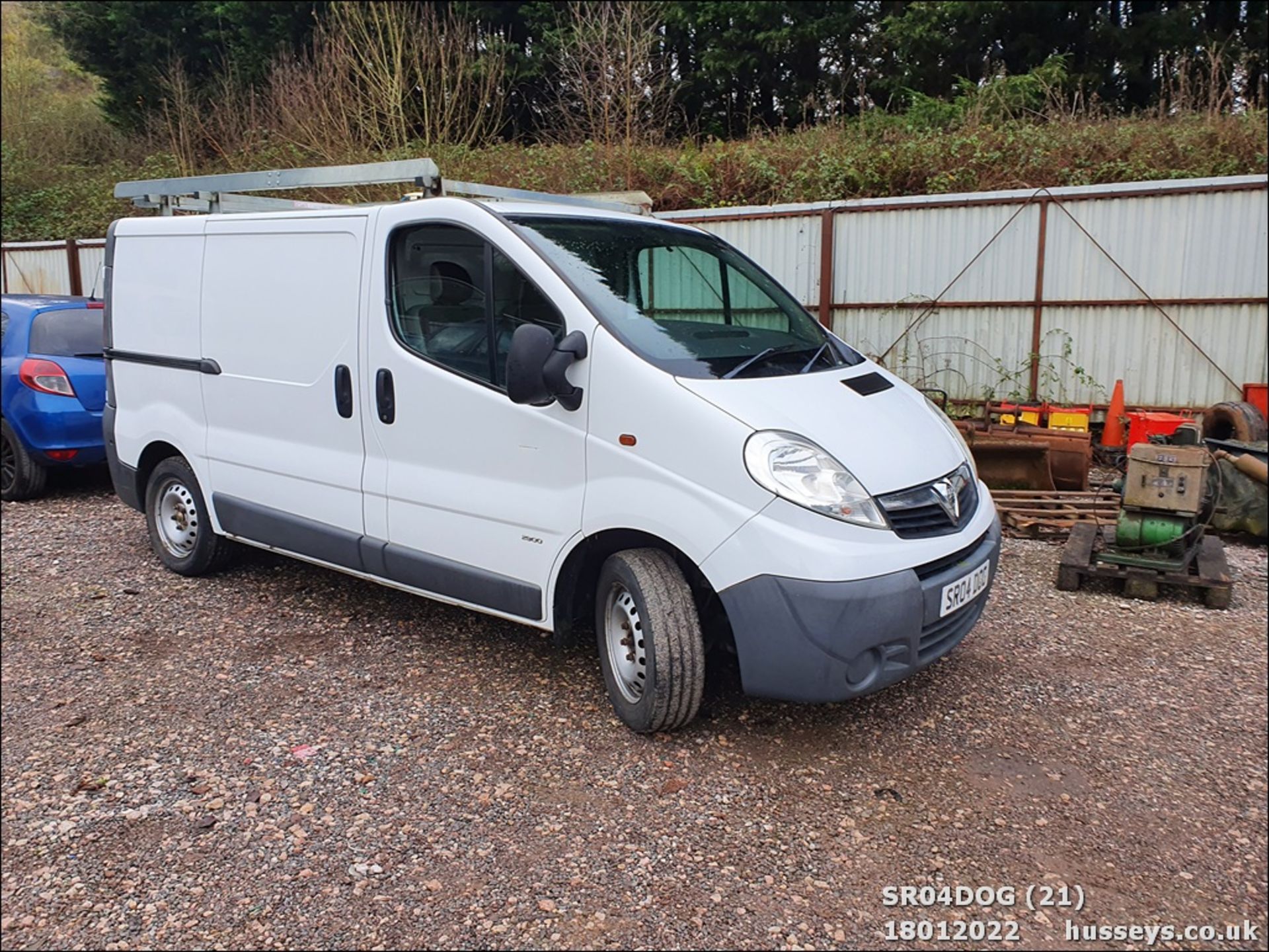 2010 VAUXHALL VIVARO 2900 CDTI SWB - 1995cc Van (White) - Image 22 of 30