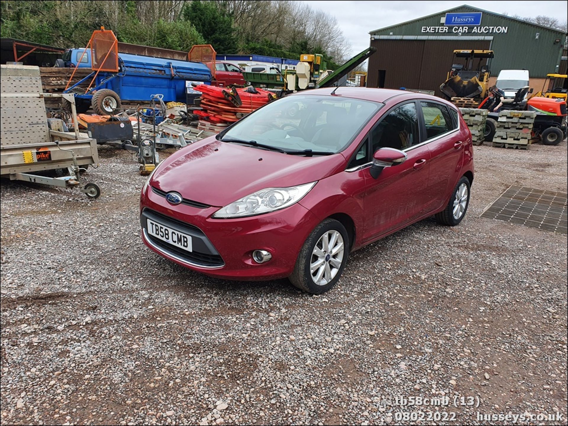 08/58 FORD FIESTA ZETEC 96 - 1388cc 5dr Hatchback (Red, 101k) - Image 13 of 26