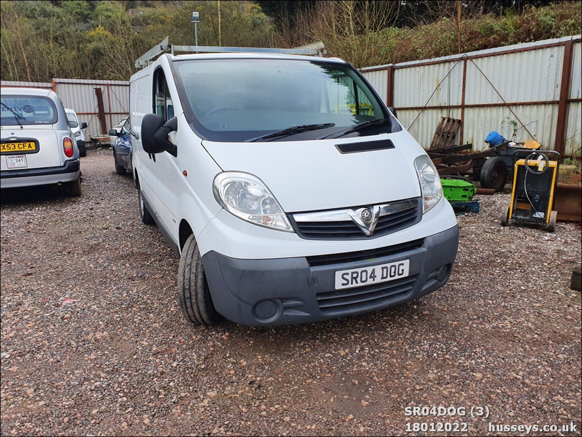 2010 VAUXHALL VIVARO 2900 CDTI SWB - 1995cc Van (White) - Image 4 of 30