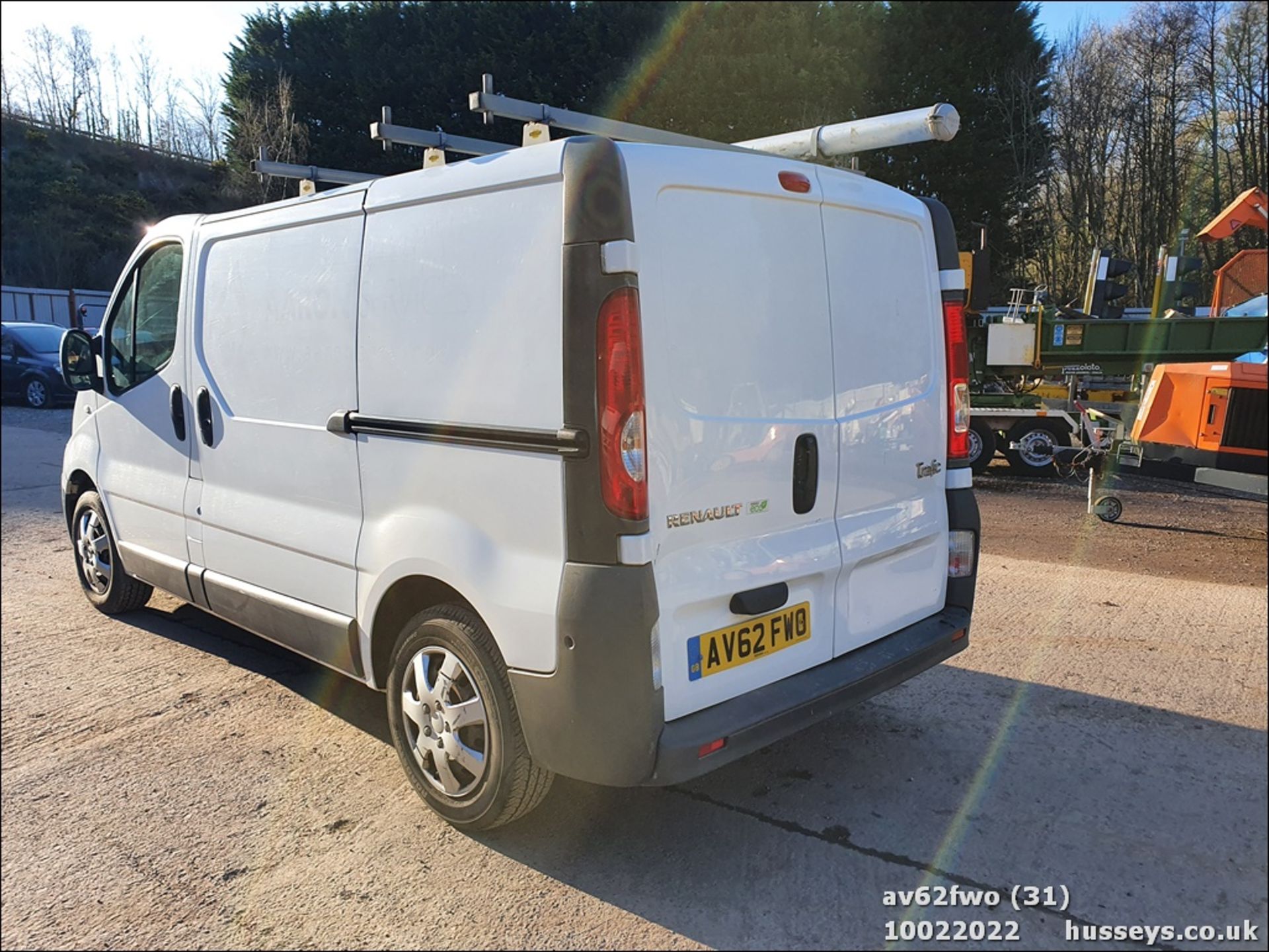 12/62 RENAULT TRAFIC SL27 DCI - 1995cc Van (White, 121k) - Image 7 of 40