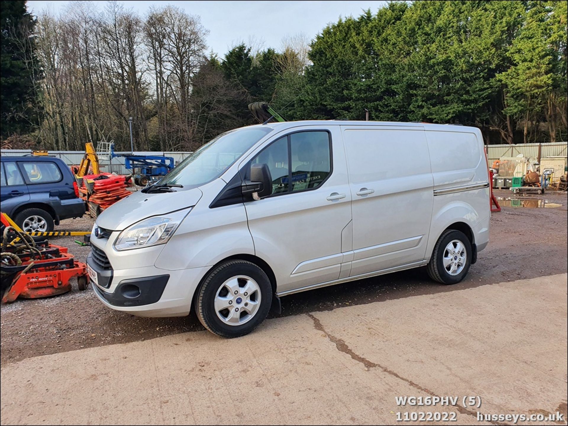 16/16 FORD TRANSIT CUSTOM 290 LTD E- - 2198cc 5dr Van (Silver, 124k) - Image 6 of 47