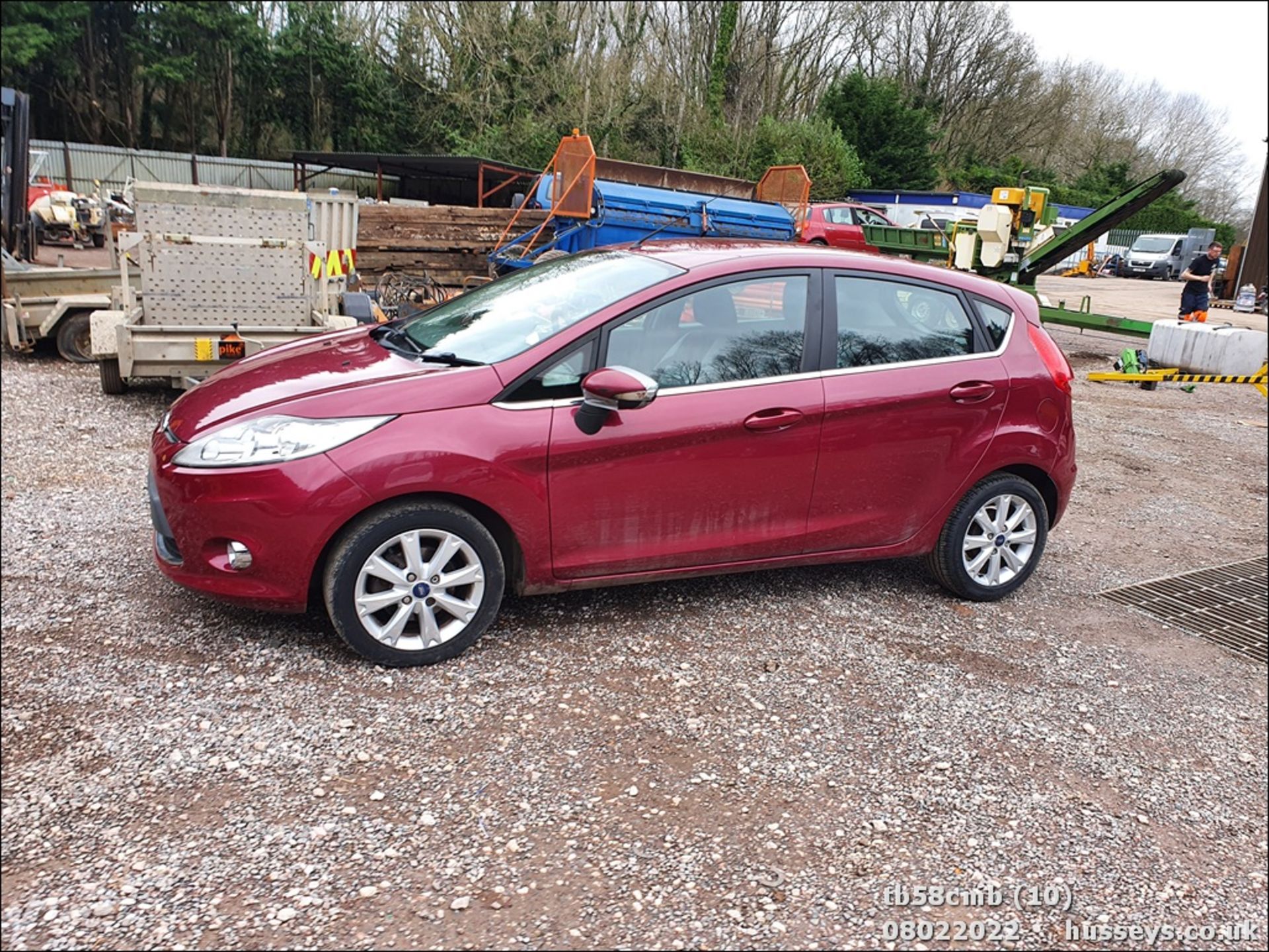 08/58 FORD FIESTA ZETEC 96 - 1388cc 5dr Hatchback (Red, 101k) - Image 11 of 26