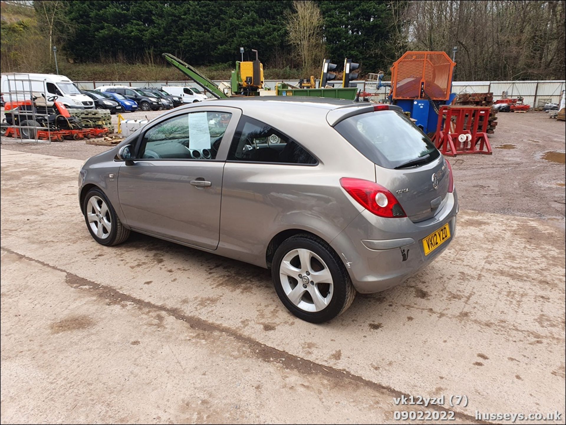 12/12 VAUXHALL CORSA ACTIVE - 1229cc 3dr Hatchback (Brown) - Image 7 of 38