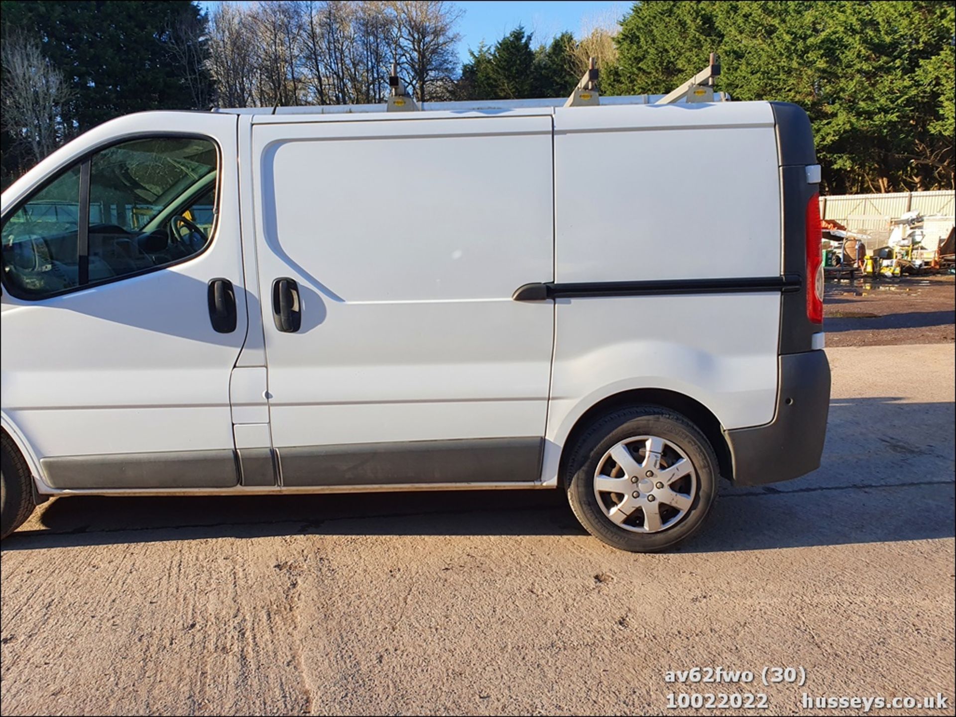 12/62 RENAULT TRAFIC SL27 DCI - 1995cc Van (White, 121k) - Image 8 of 40