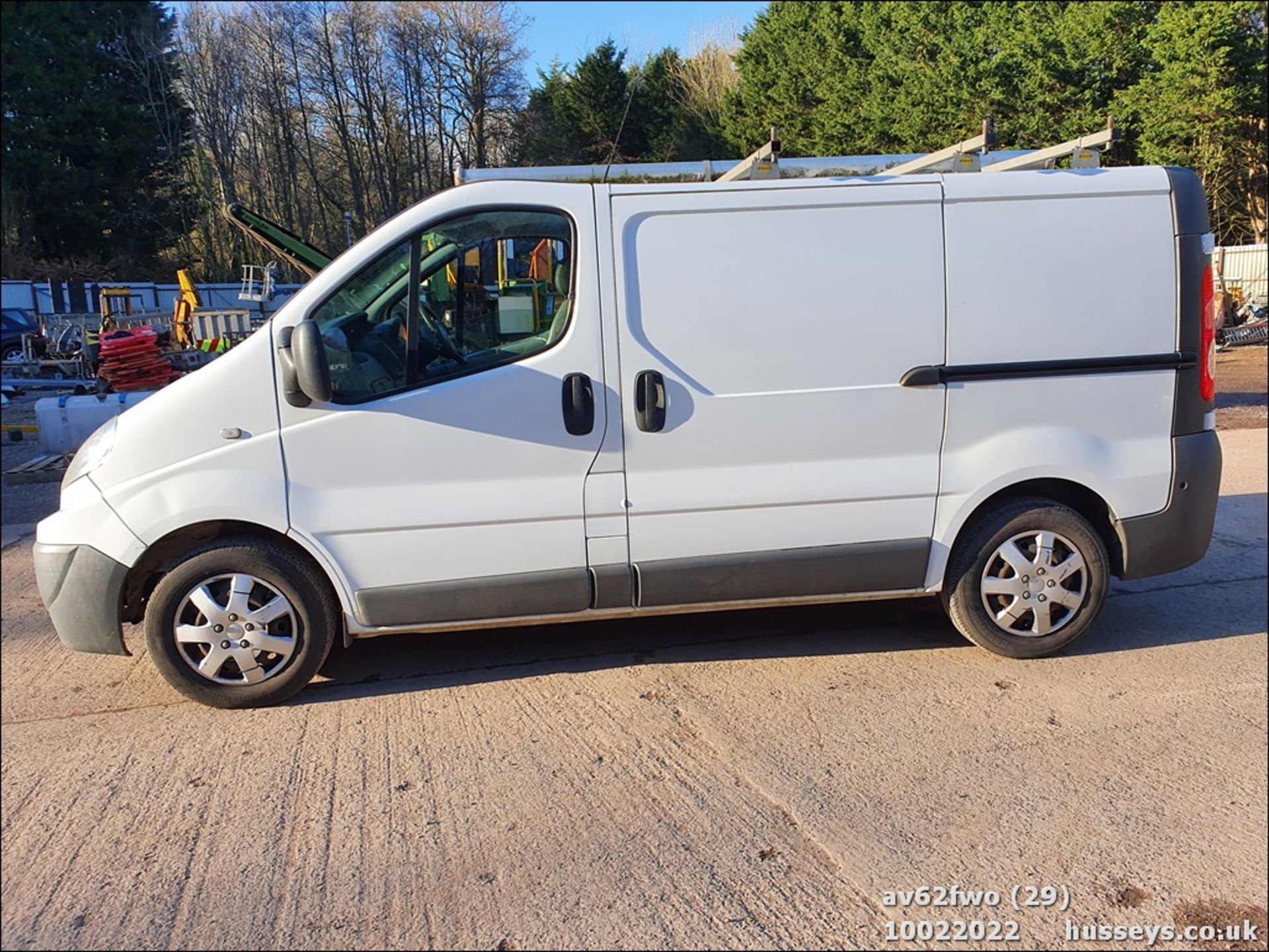 12/62 RENAULT TRAFIC SL27 DCI - 1995cc Van (White, 121k) - Image 2 of 40