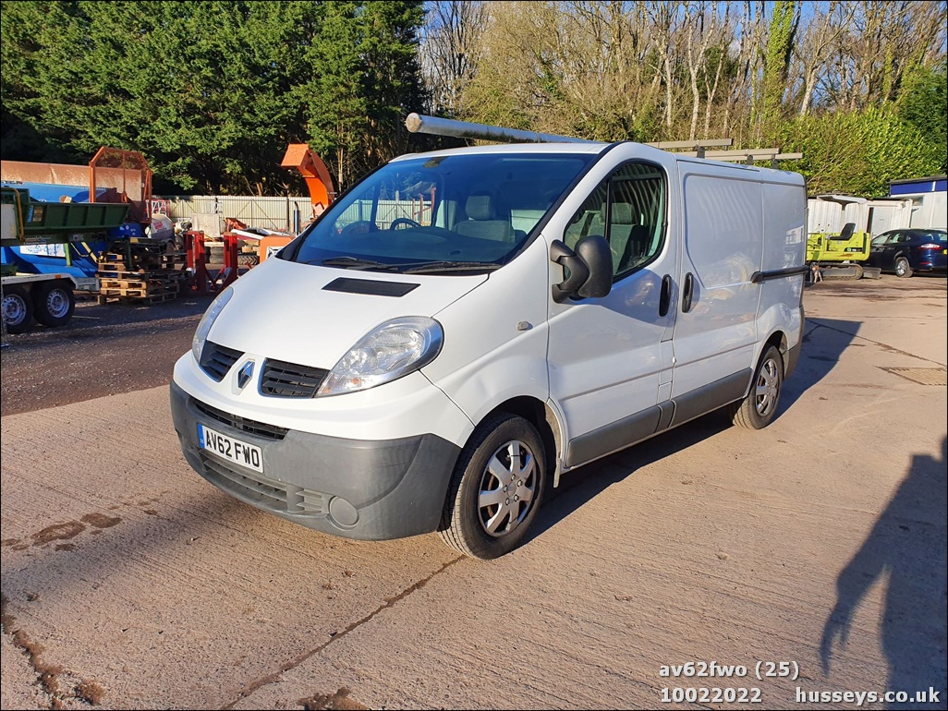 12/62 RENAULT TRAFIC SL27 DCI - 1995cc Van (White, 121k) - Image 13 of 40