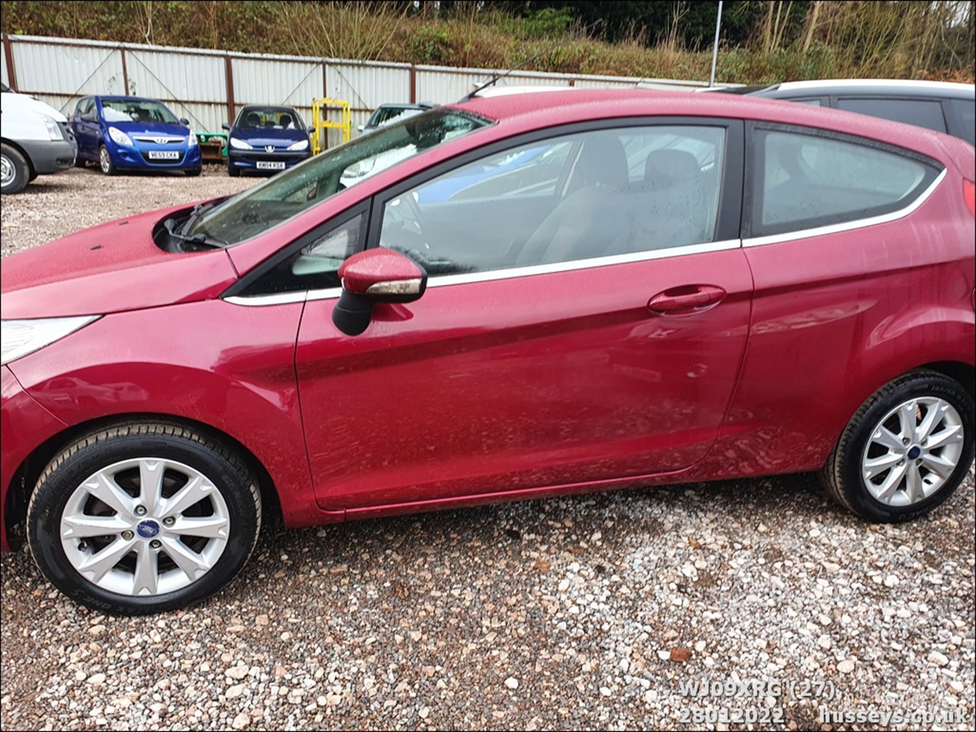 09/09 FORD FIESTA ZETEC 96 - 1388cc 3dr Hatchback (Red, 73k) - Image 27 of 28