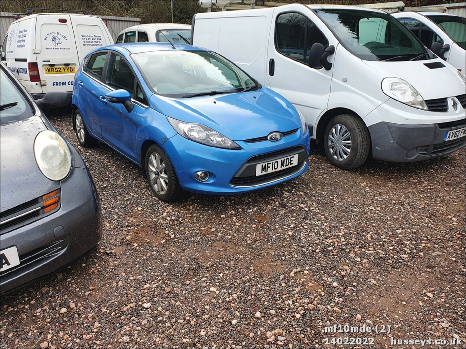 10/10 FORD FIESTA ZETEC - 1242cc 5dr Hatchback (Blue) - Image 3 of 33