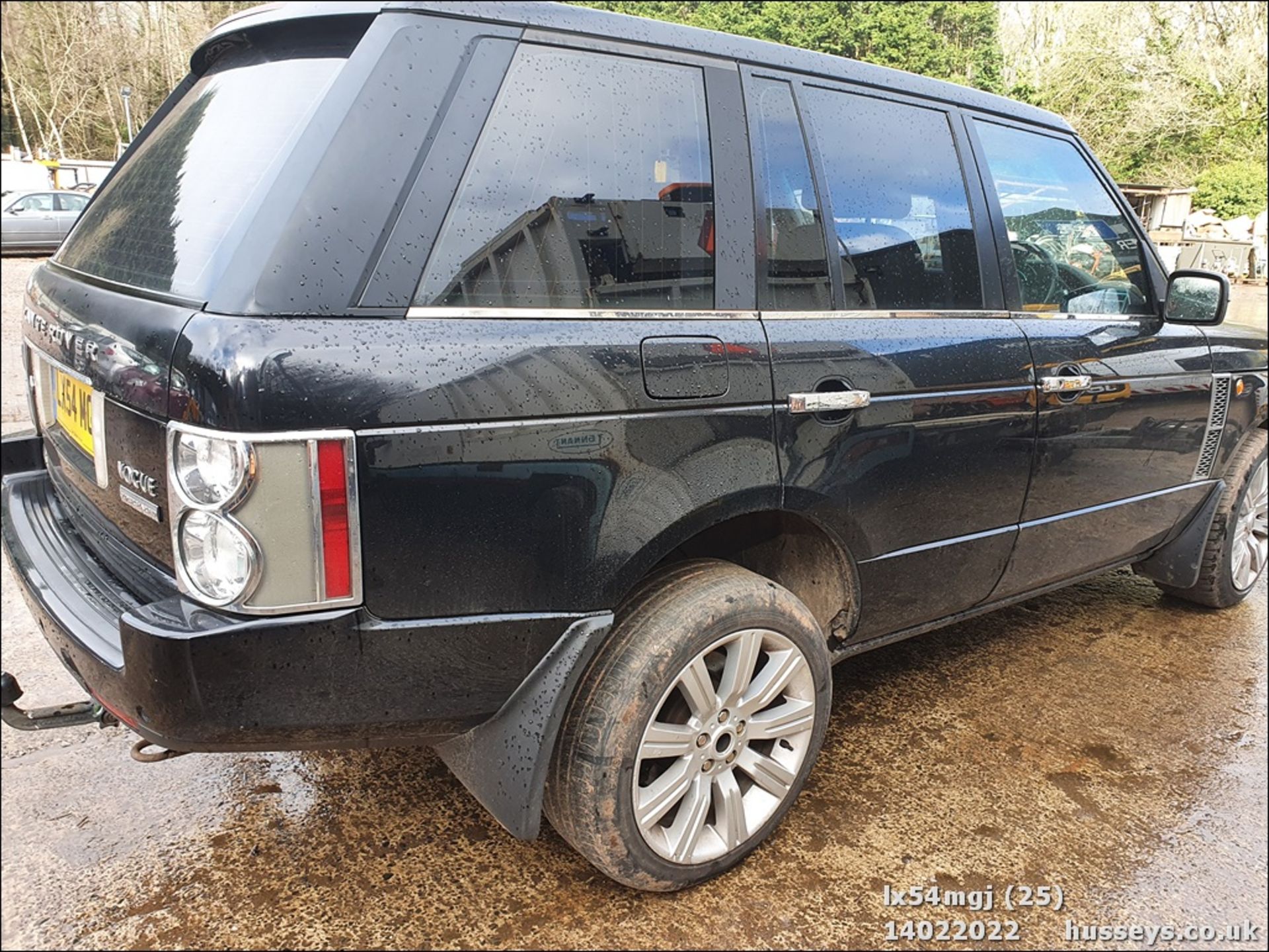 04/54 LAND ROVER RANGE ROVER VOGUE TD6 AUT - 2926cc Estate (Black) - Image 25 of 36