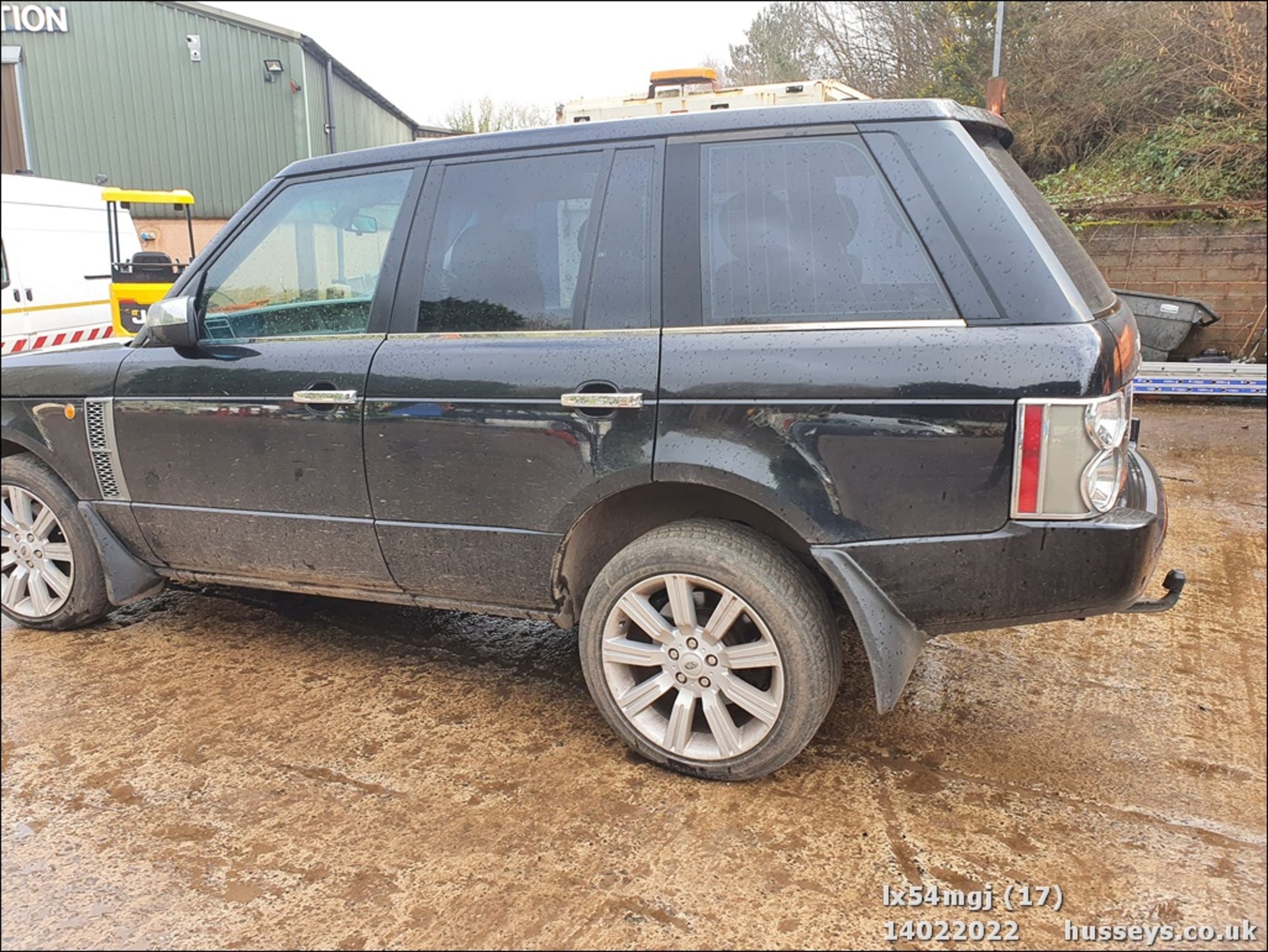 04/54 LAND ROVER RANGE ROVER VOGUE TD6 AUT - 2926cc Estate (Black) - Image 17 of 36