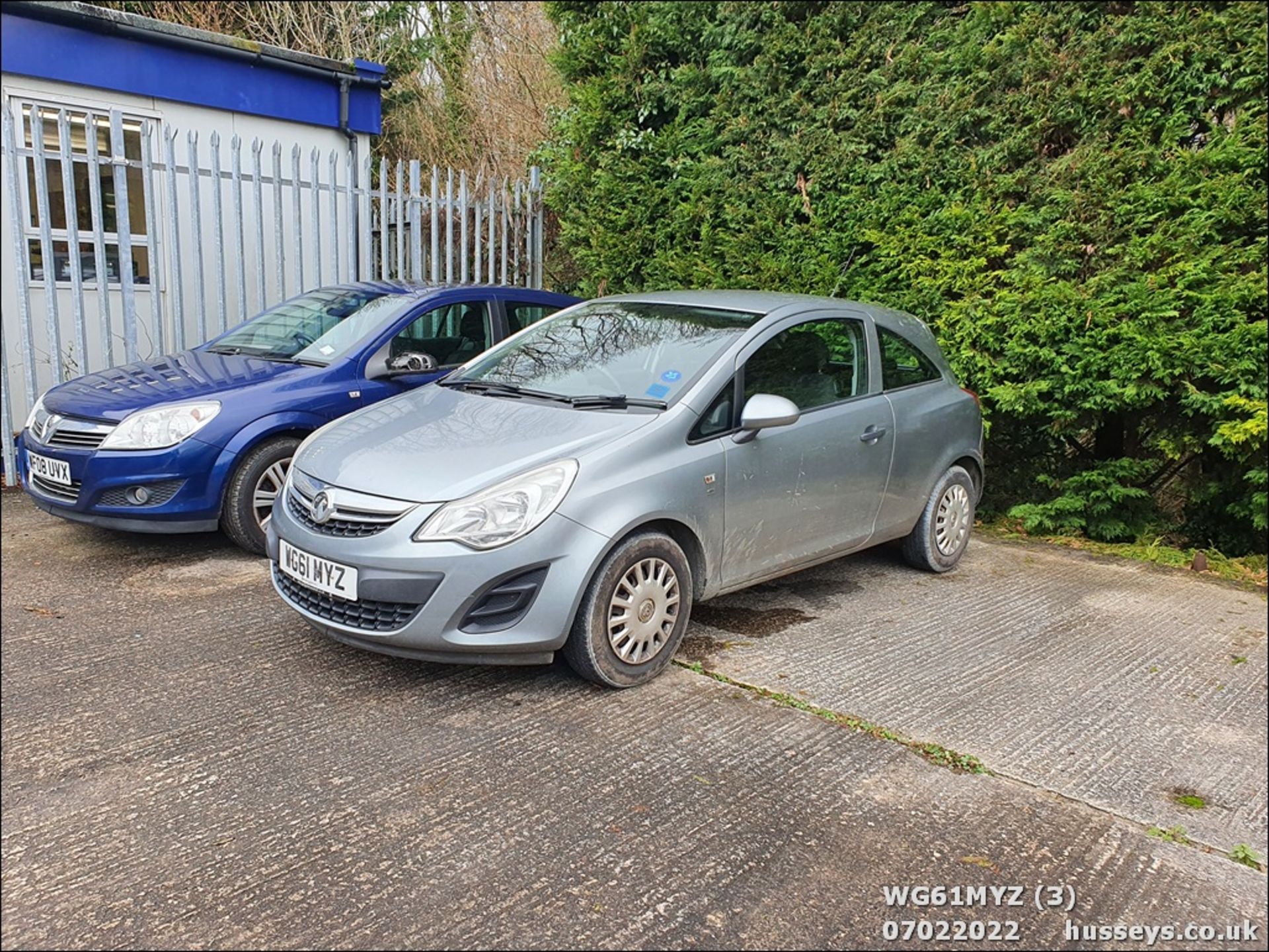 12/61 VAUXHALL CORSA S ECOFLEX - 998cc 3dr Hatchback (Silver, 85k) - Image 4 of 27