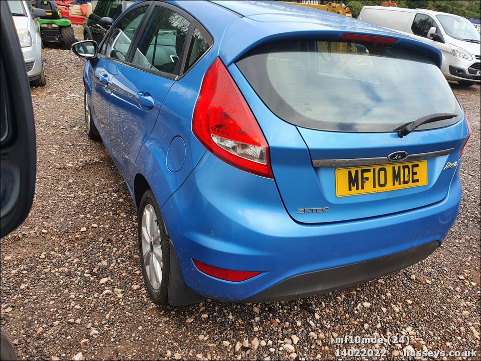 10/10 FORD FIESTA ZETEC - 1242cc 5dr Hatchback (Blue) - Image 25 of 33