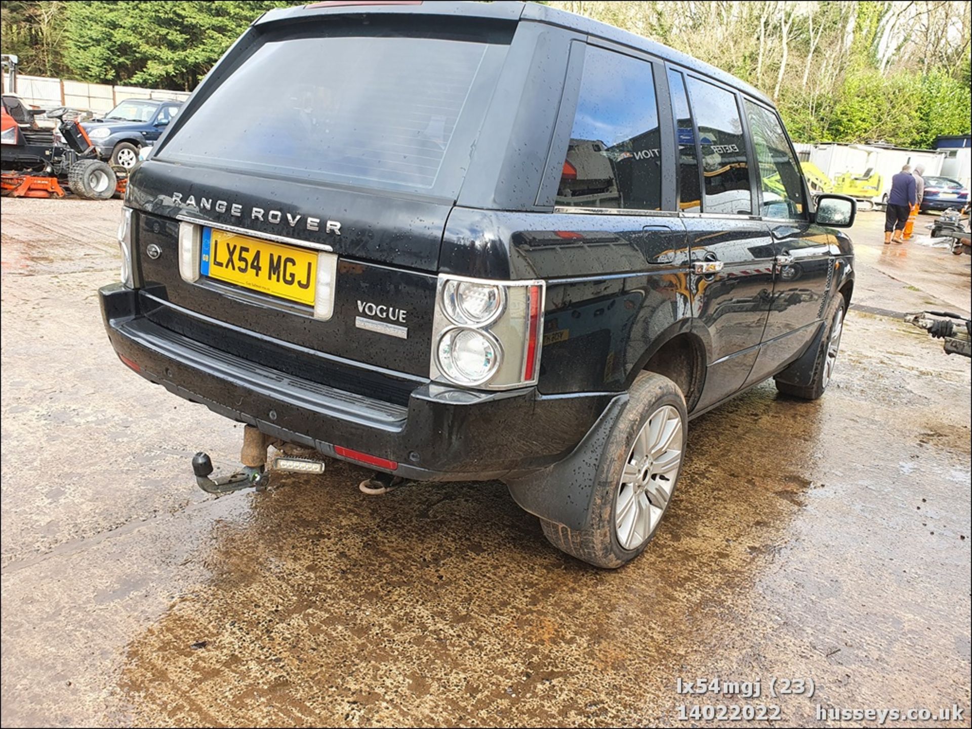 04/54 LAND ROVER RANGE ROVER VOGUE TD6 AUT - 2926cc Estate (Black) - Image 23 of 36