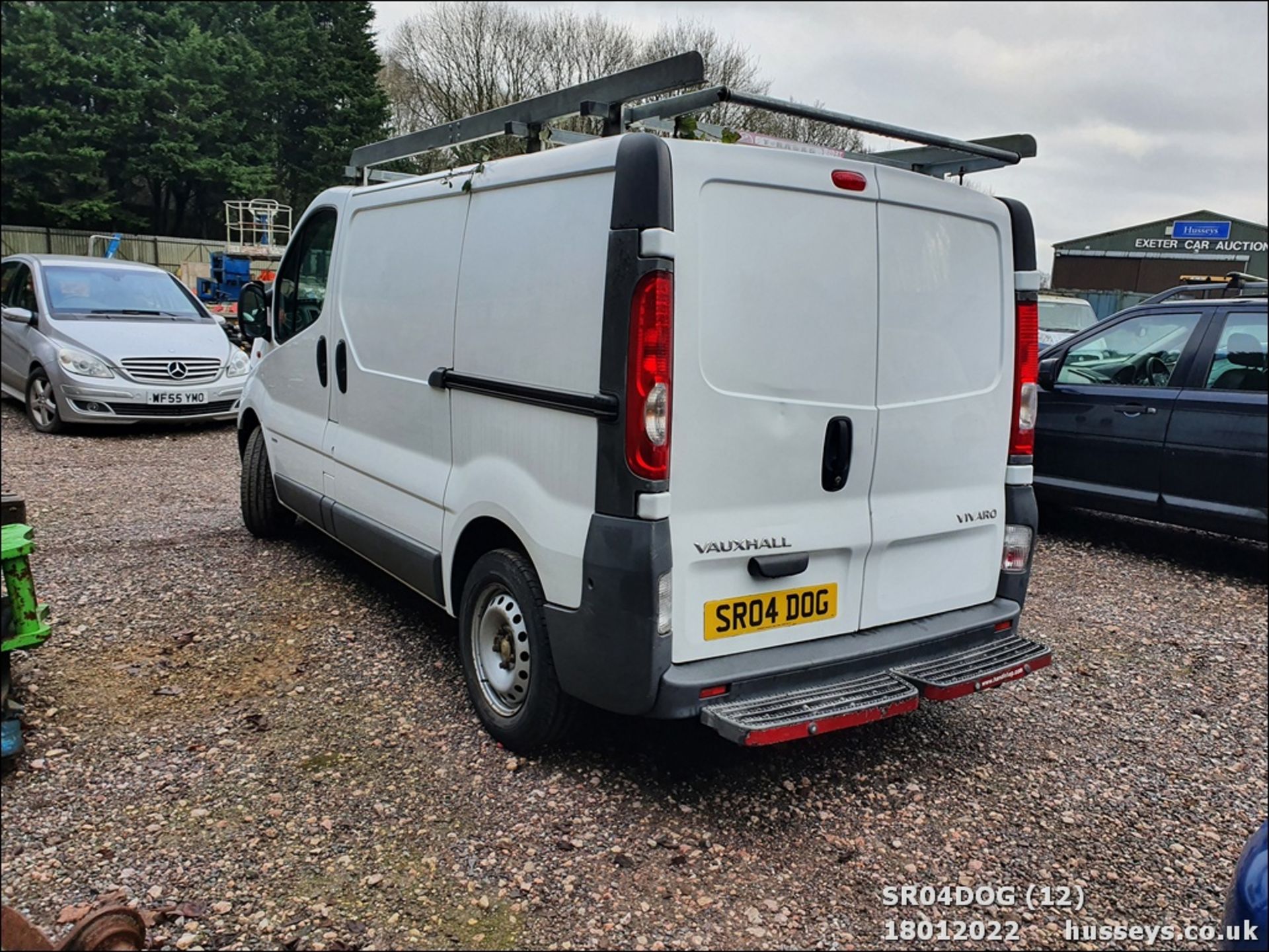 2010 VAUXHALL VIVARO 2900 CDTI SWB - 1995cc Van (White) - Image 13 of 30