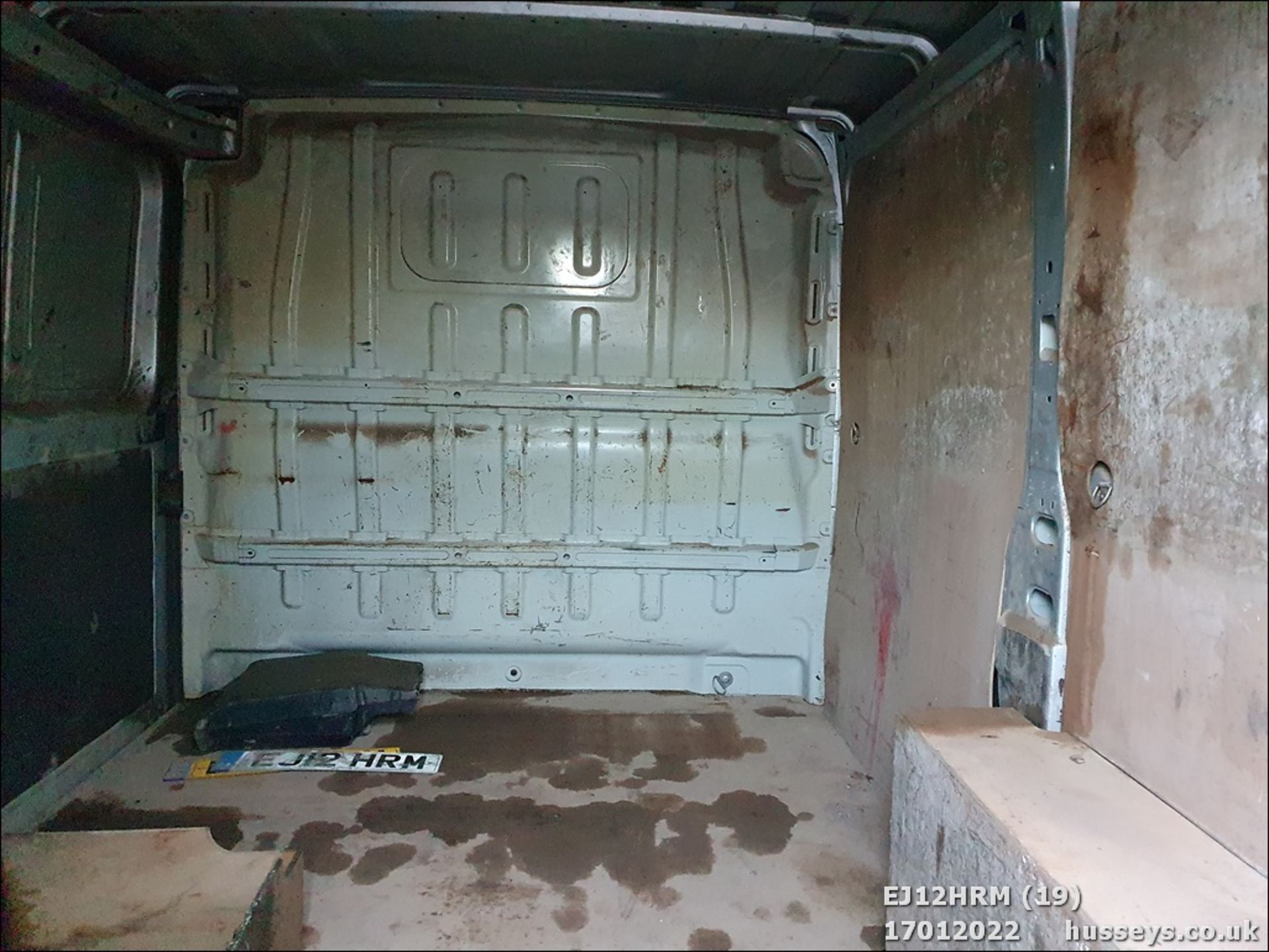 12/12 CITROEN RELAY 30 L1H1 ENTERPRISE - 2198cc Van (Silver, 121k) - Image 19 of 24