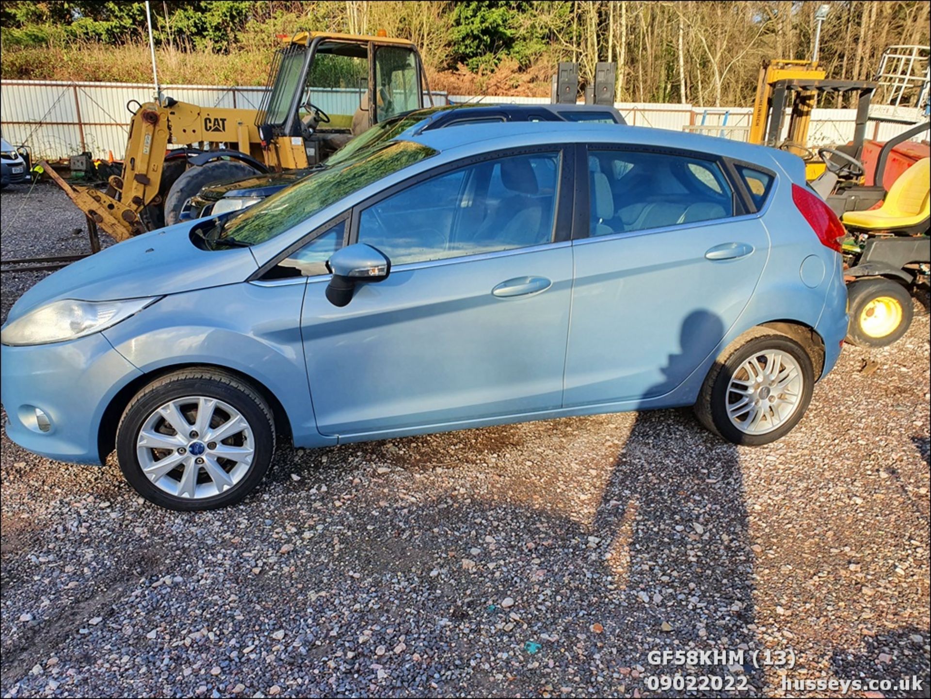 08/58 FORD FIESTA ZETEC 68 TDCI - 1399cc 5dr Hatchback (Blue, 94k) - Image 14 of 44