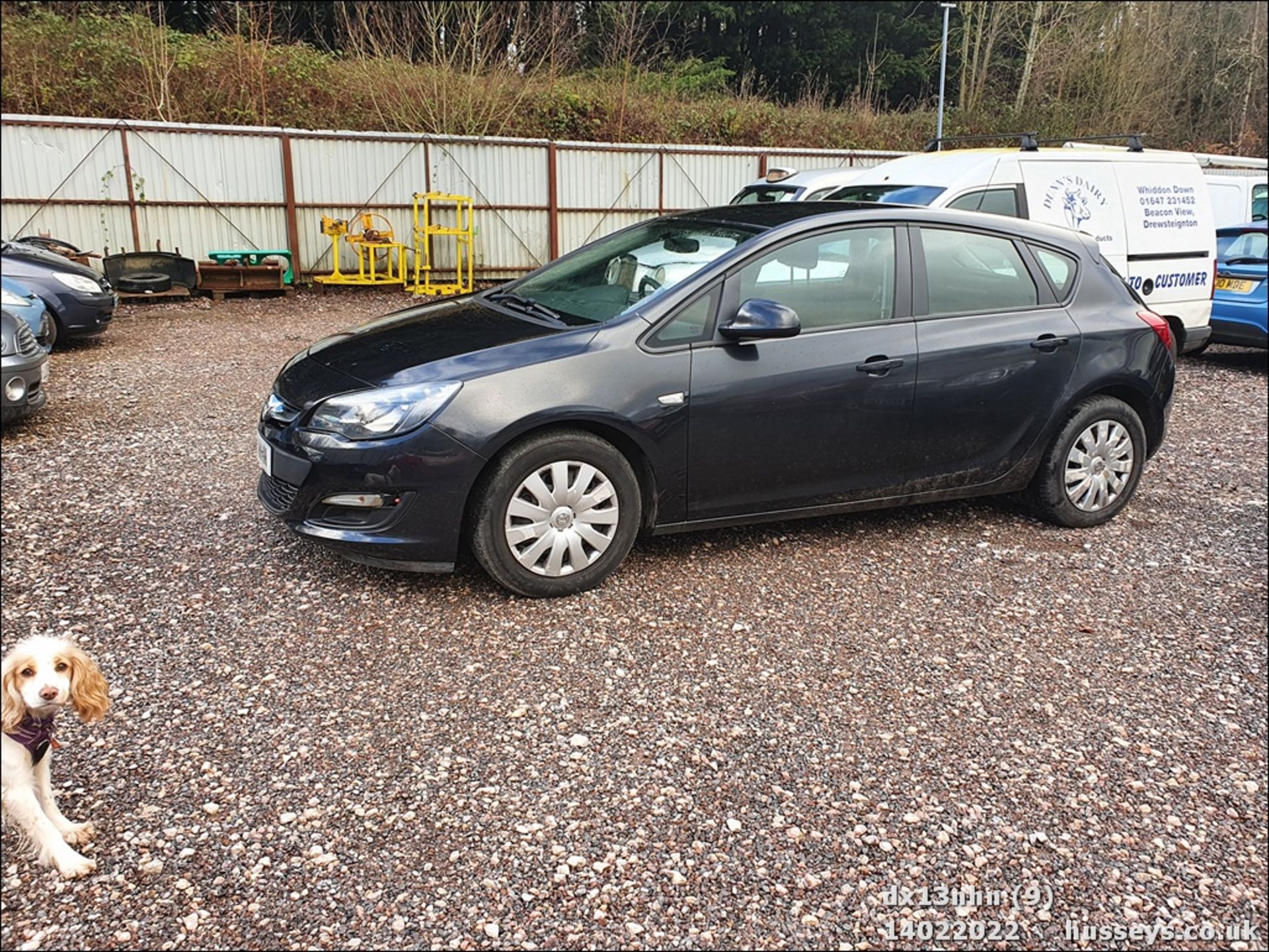 13/13 VAUXHALL ASTRA EXCLUSIV CDTI ECOFL - 1686cc 5dr Hatchback (Black, 139k) - Image 4 of 29