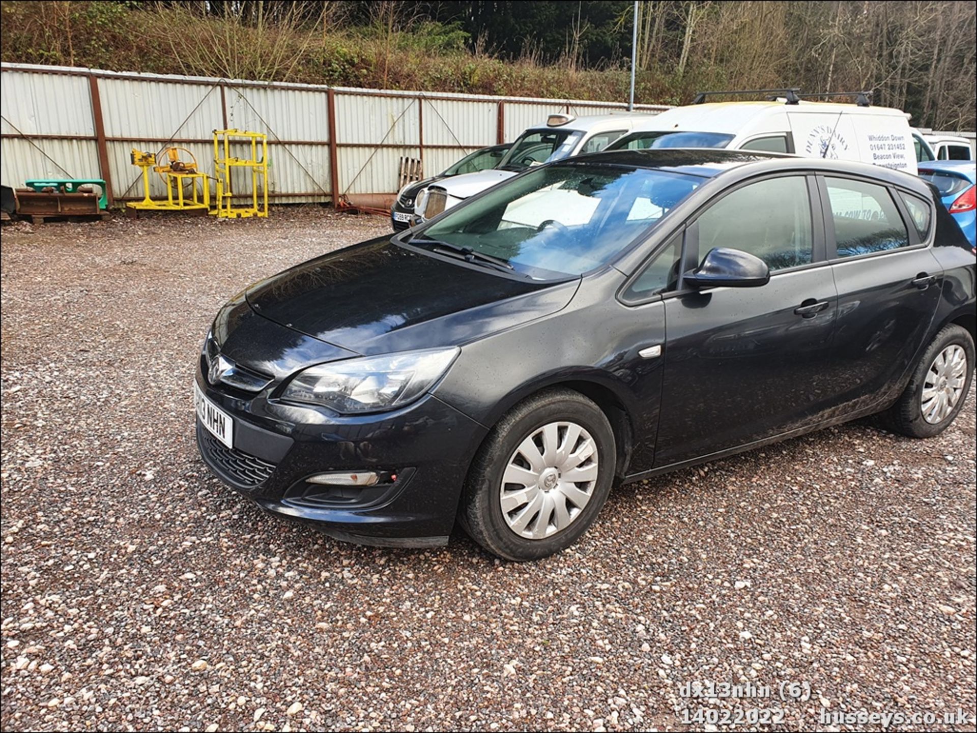 13/13 VAUXHALL ASTRA EXCLUSIV CDTI ECOFL - 1686cc 5dr Hatchback (Black, 139k) - Image 5 of 29