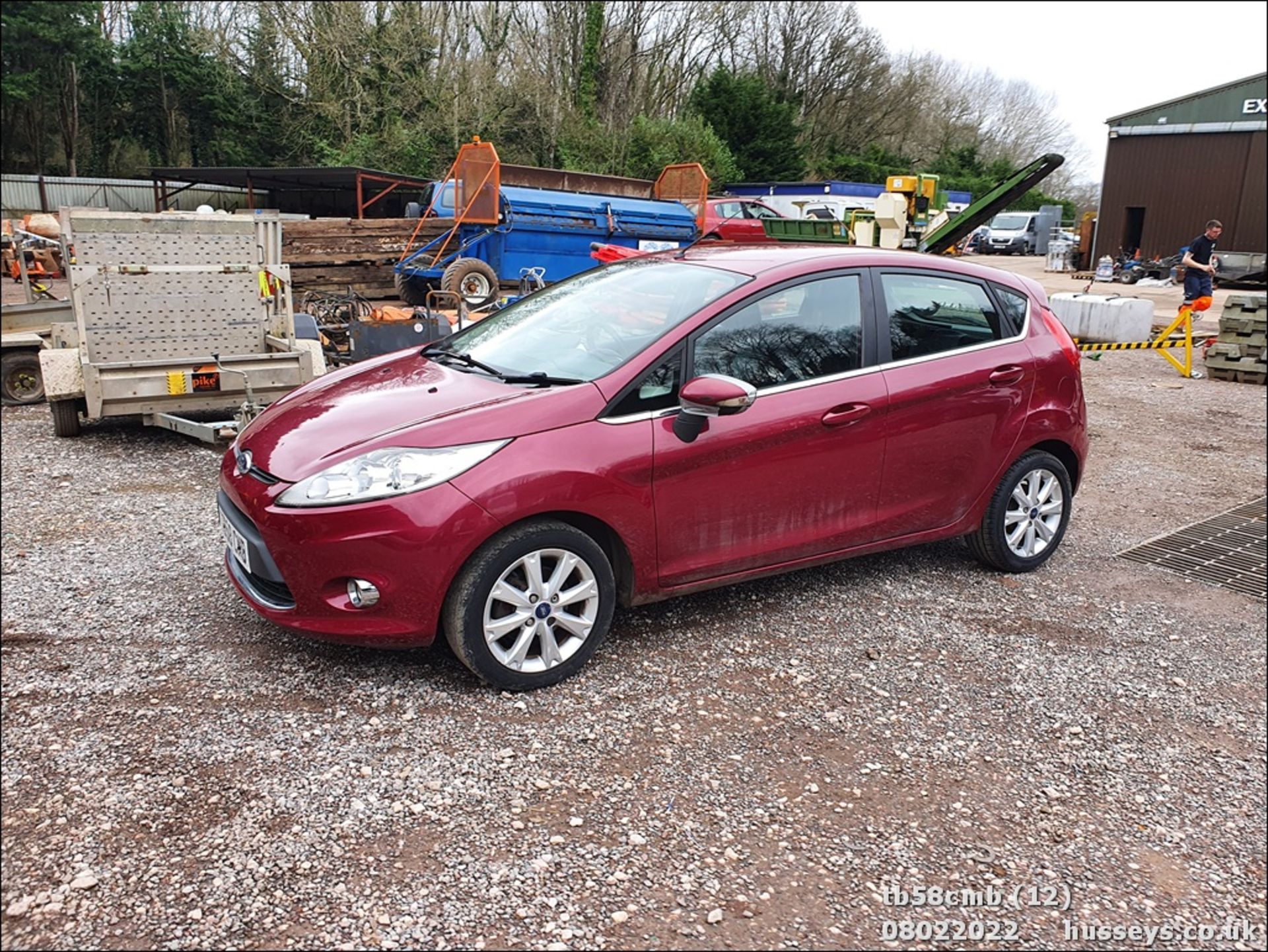 08/58 FORD FIESTA ZETEC 96 - 1388cc 5dr Hatchback (Red, 101k) - Image 12 of 26