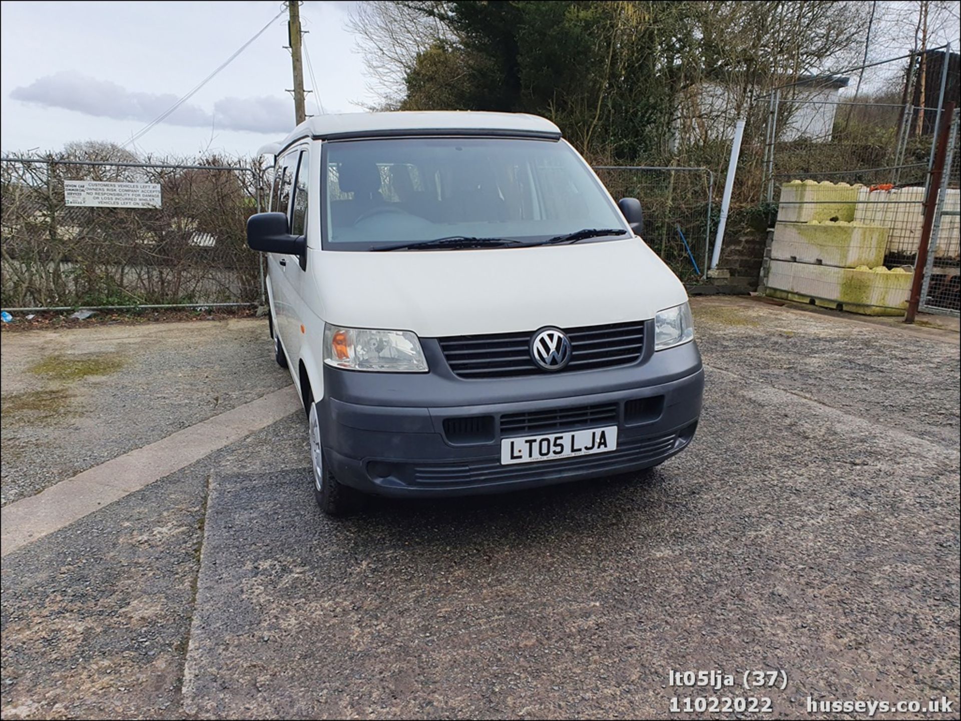 05/05 VOLKSWAGEN TRANSPORTER T30 130 TDI LWB - 2460cc 4dr Van (White, 132k) - Image 37 of 37