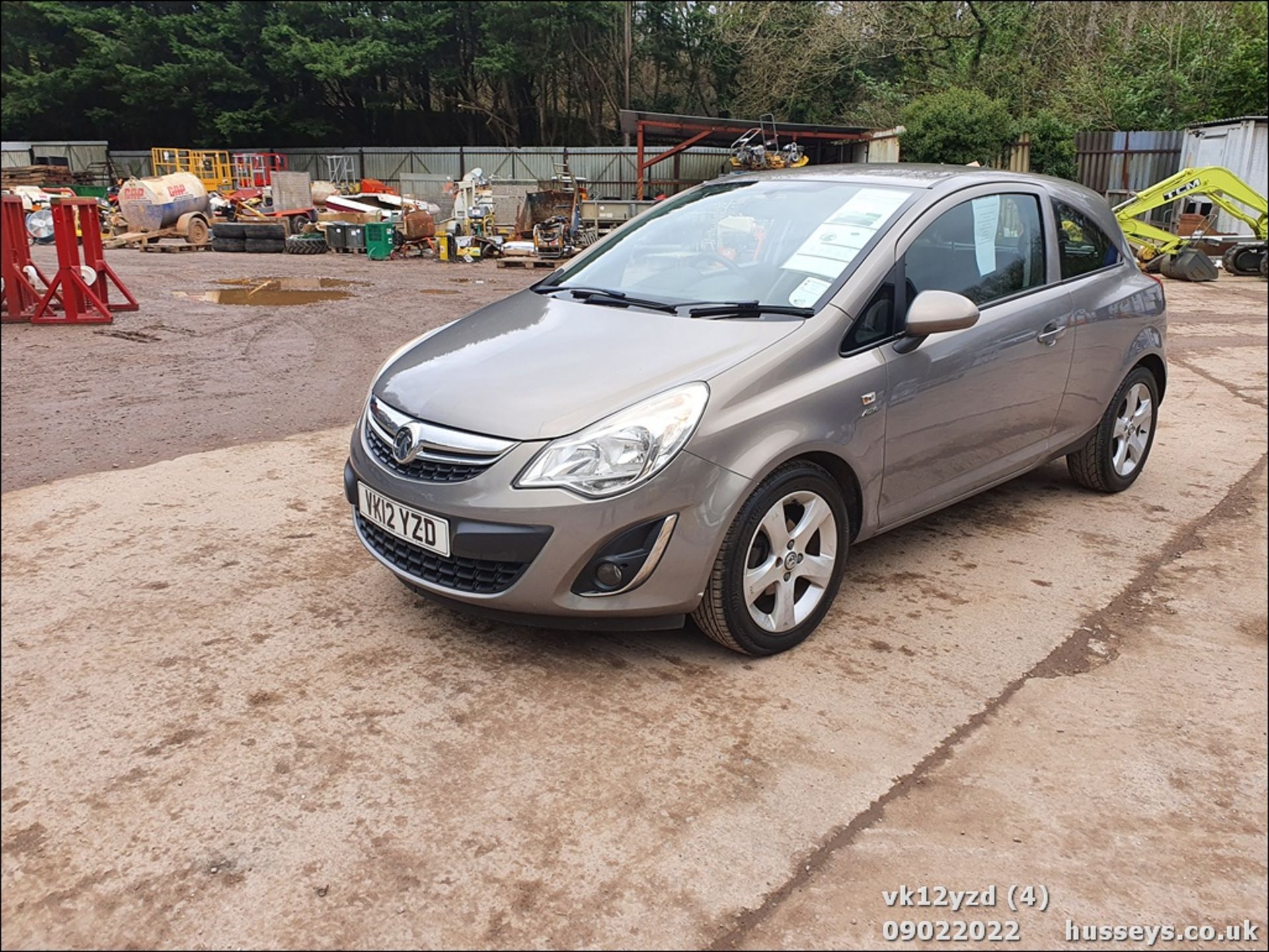 12/12 VAUXHALL CORSA ACTIVE - 1229cc 3dr Hatchback (Brown) - Image 5 of 38