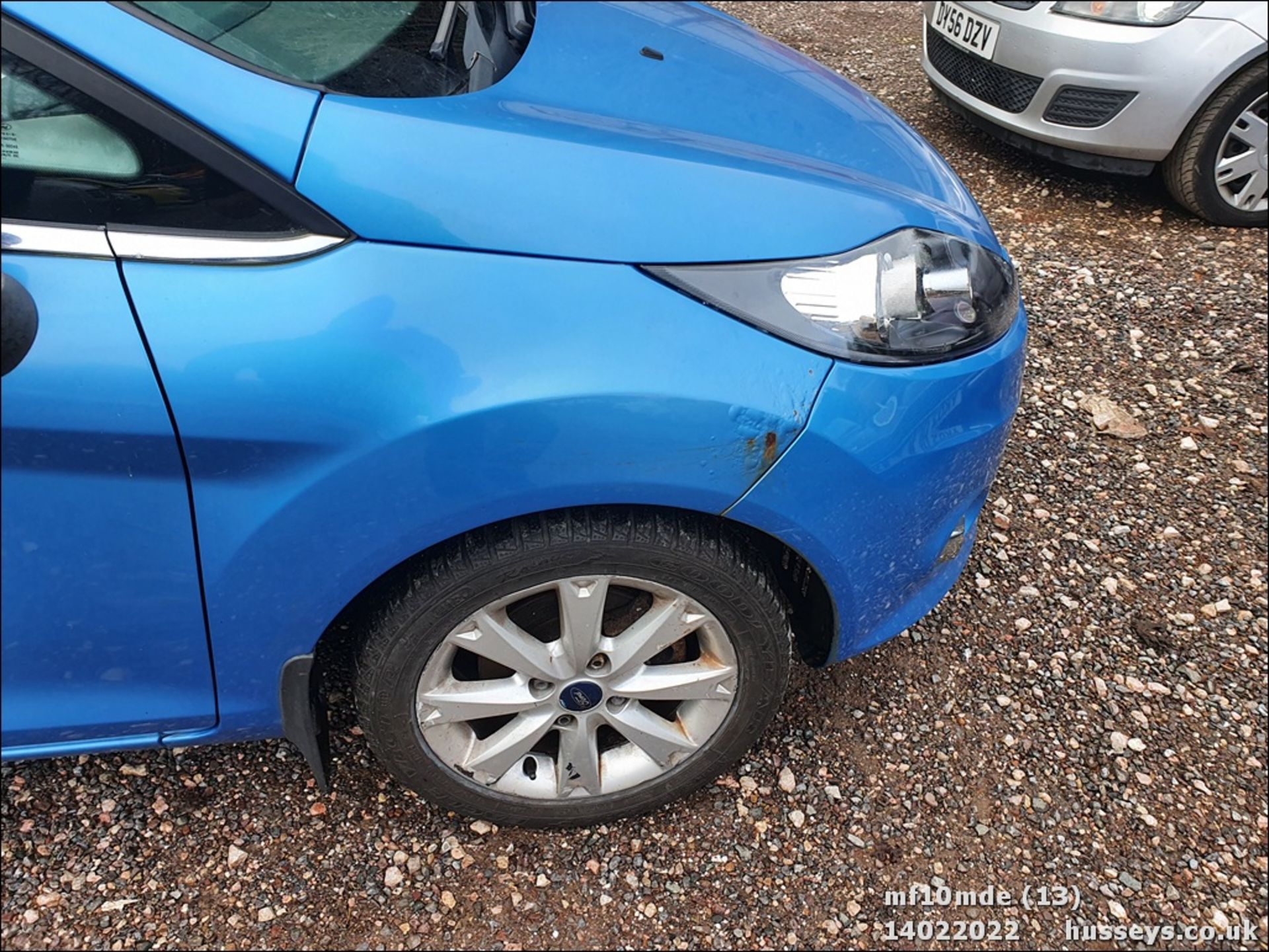 10/10 FORD FIESTA ZETEC - 1242cc 5dr Hatchback (Blue) - Image 14 of 33