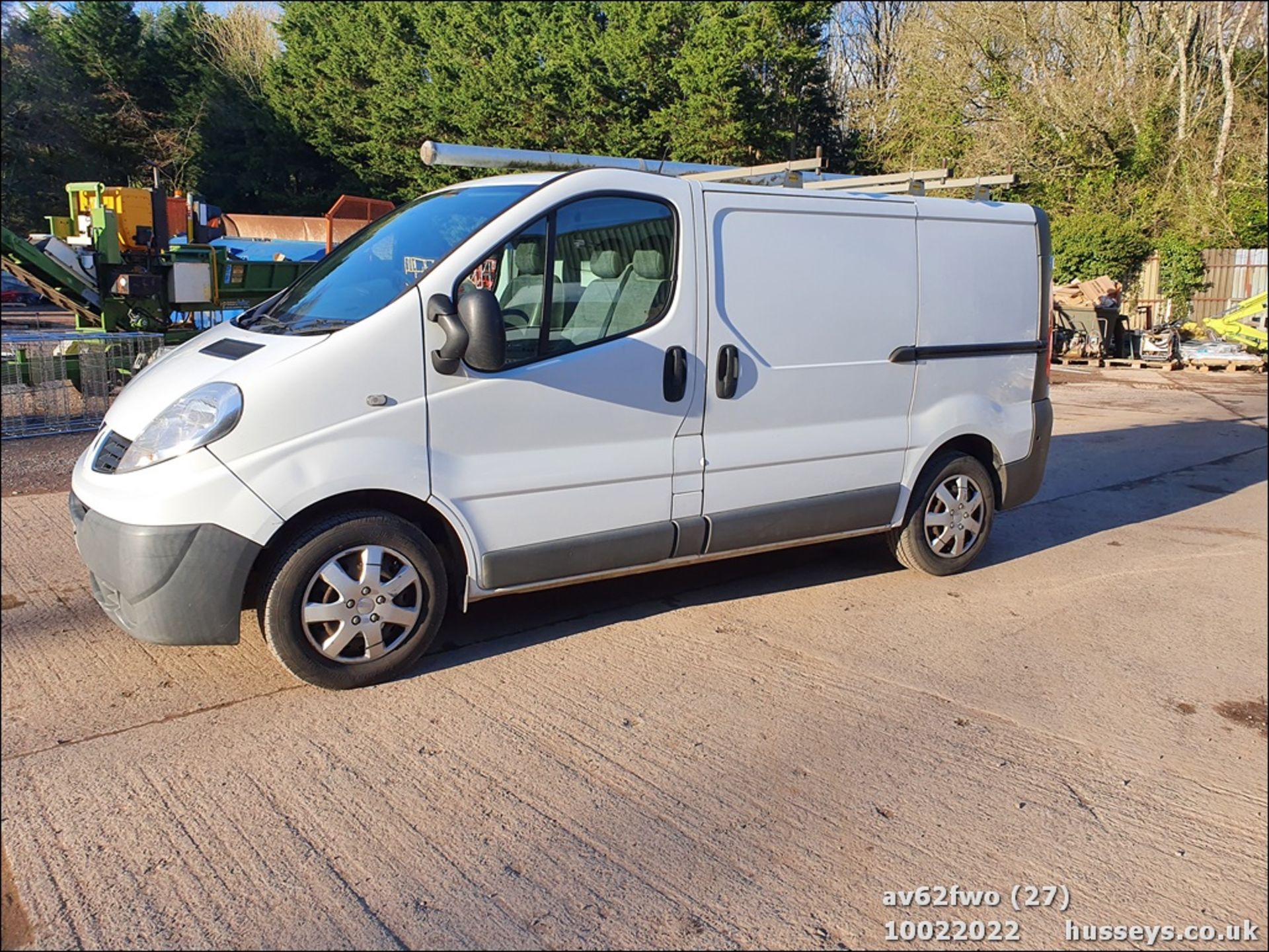 12/62 RENAULT TRAFIC SL27 DCI - 1995cc Van (White, 121k) - Image 11 of 40