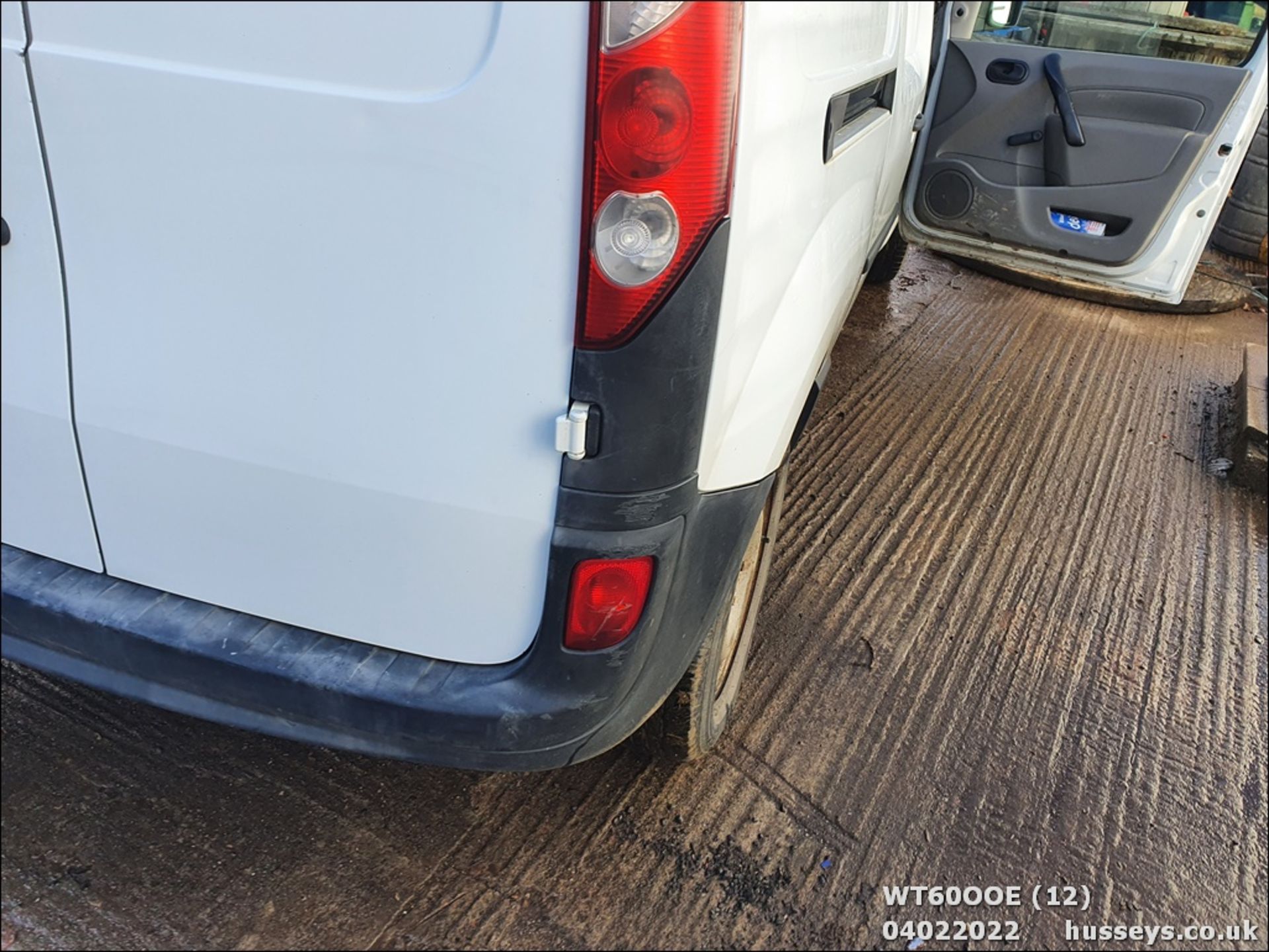 11/60 RENAULT KANGOO MAXI LL DCI 85 - 1461cc 6dr Van (White) - Image 12 of 17