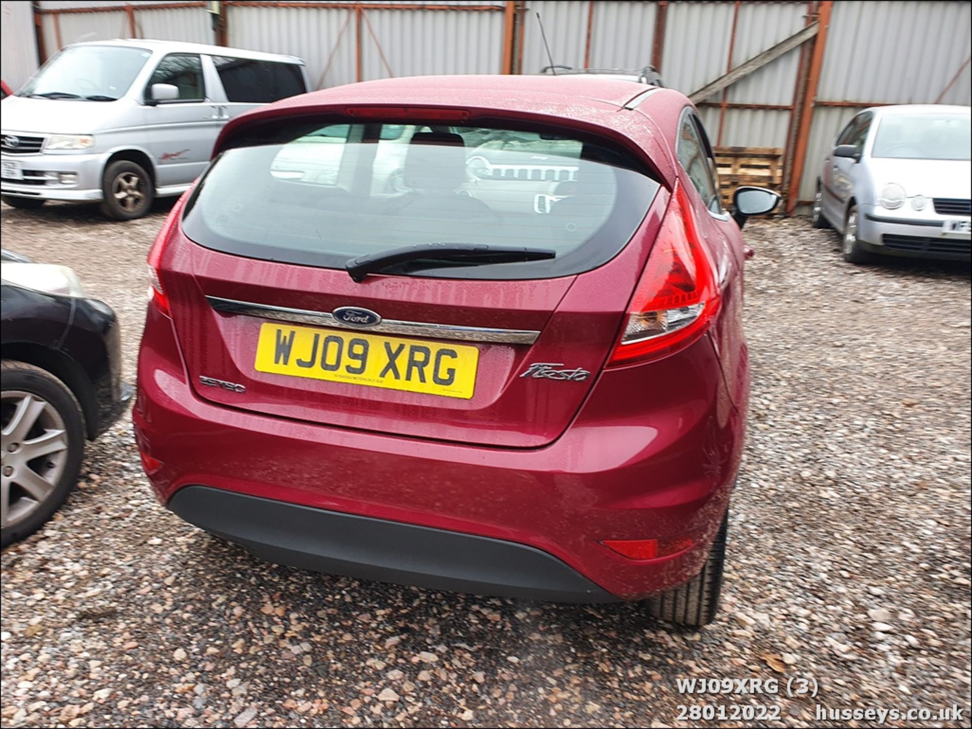 09/09 FORD FIESTA ZETEC 96 - 1388cc 3dr Hatchback (Red, 73k) - Image 4 of 28