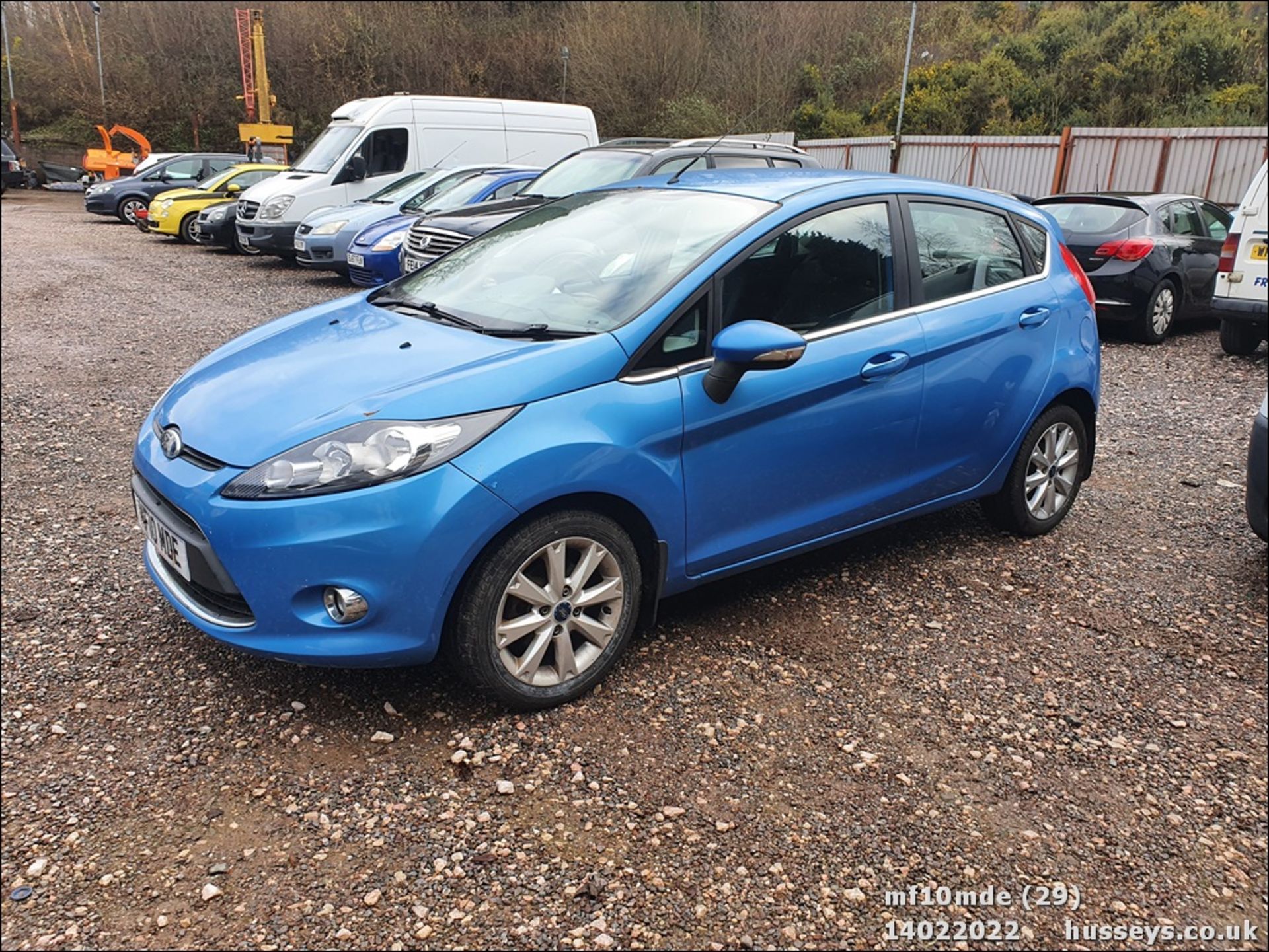 10/10 FORD FIESTA ZETEC - 1242cc 5dr Hatchback (Blue) - Image 29 of 33