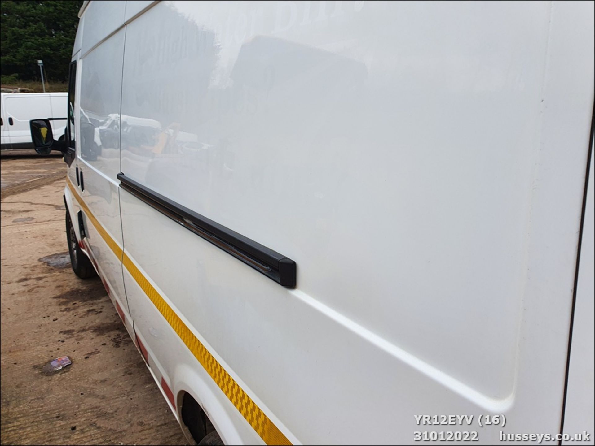 12/12 FORD TRANSIT 100 T350L RWD - 2402cc Van (White) - Image 16 of 22