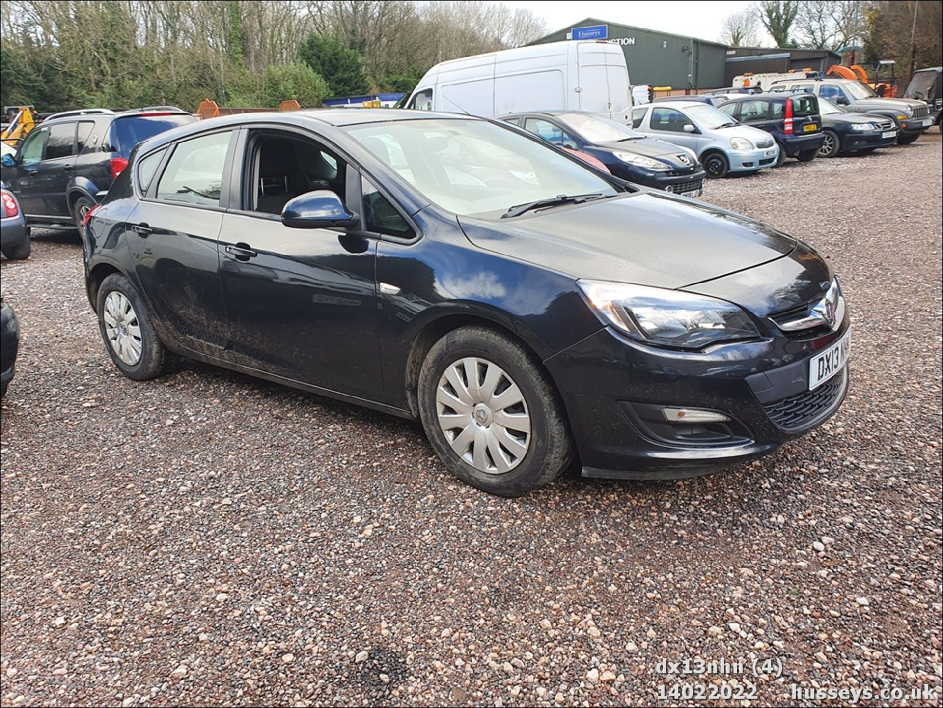 13/13 VAUXHALL ASTRA EXCLUSIV CDTI ECOFL - 1686cc 5dr Hatchback (Black, 139k) - Image 6 of 29