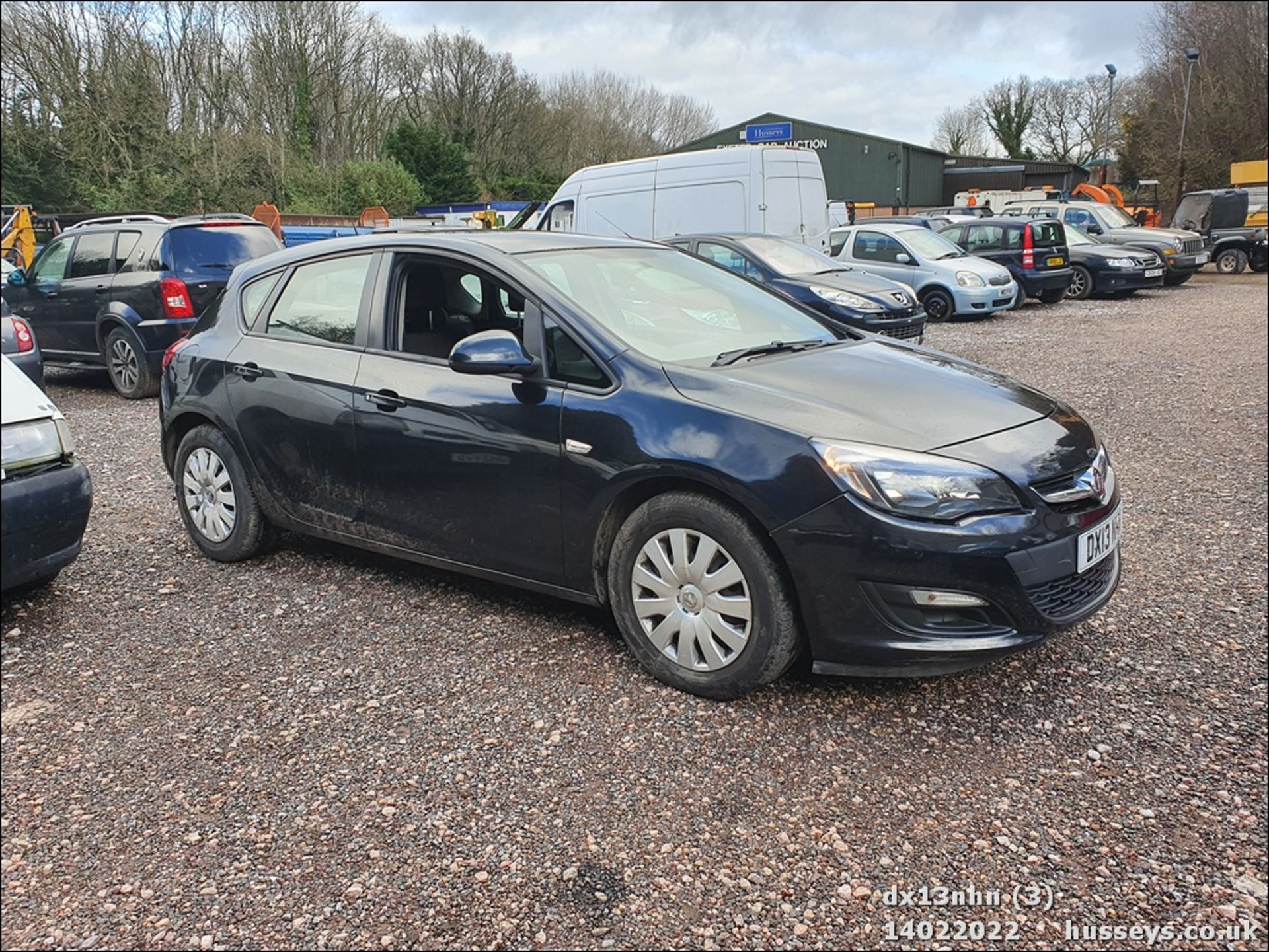 13/13 VAUXHALL ASTRA EXCLUSIV CDTI ECOFL - 1686cc 5dr Hatchback (Black, 139k) - Image 16 of 29