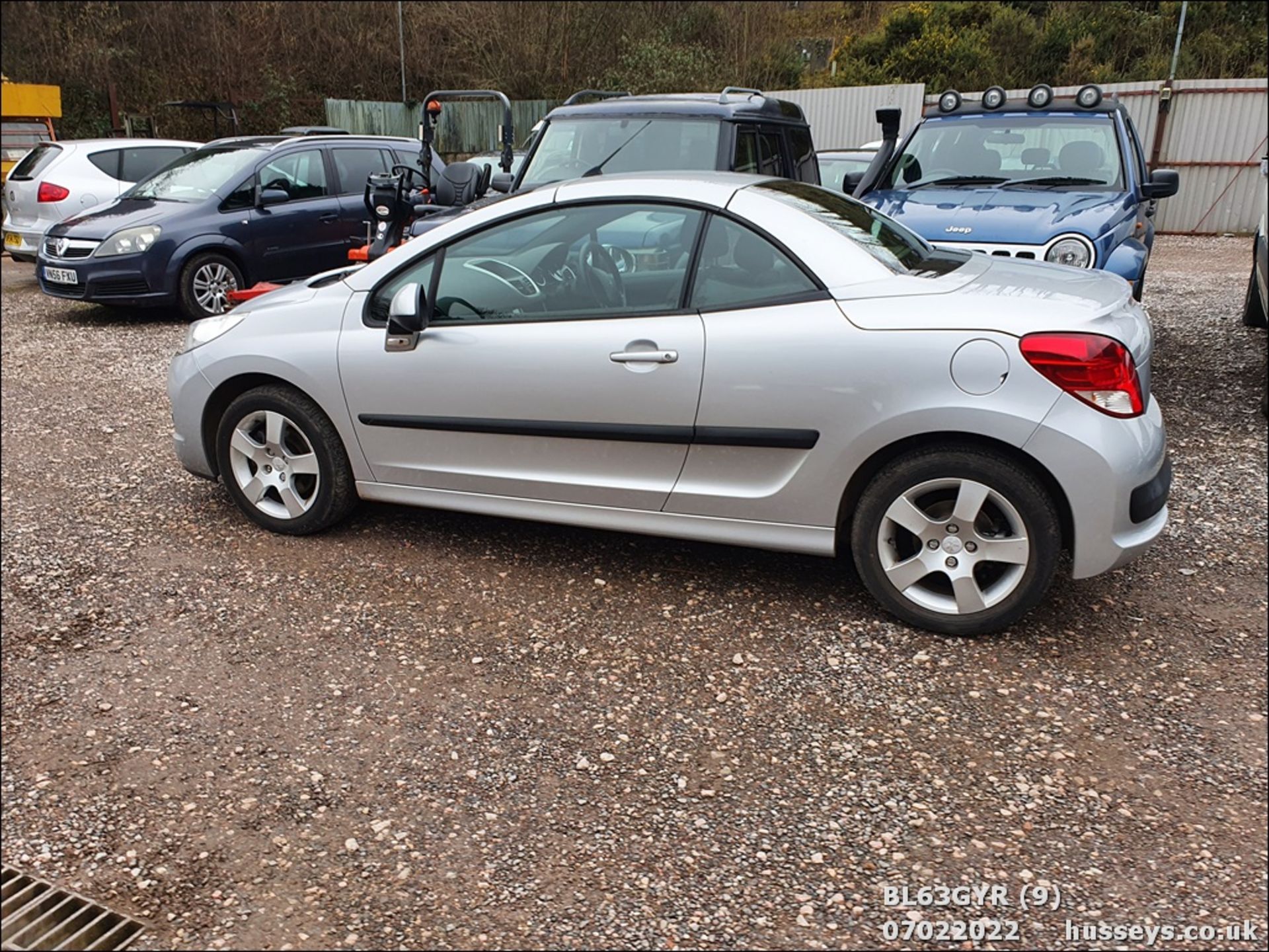 13/63 PEUGEOT 207 CC ACTIVE - 1598cc 2dr Convertible (Silver, 74k) - Image 8 of 19