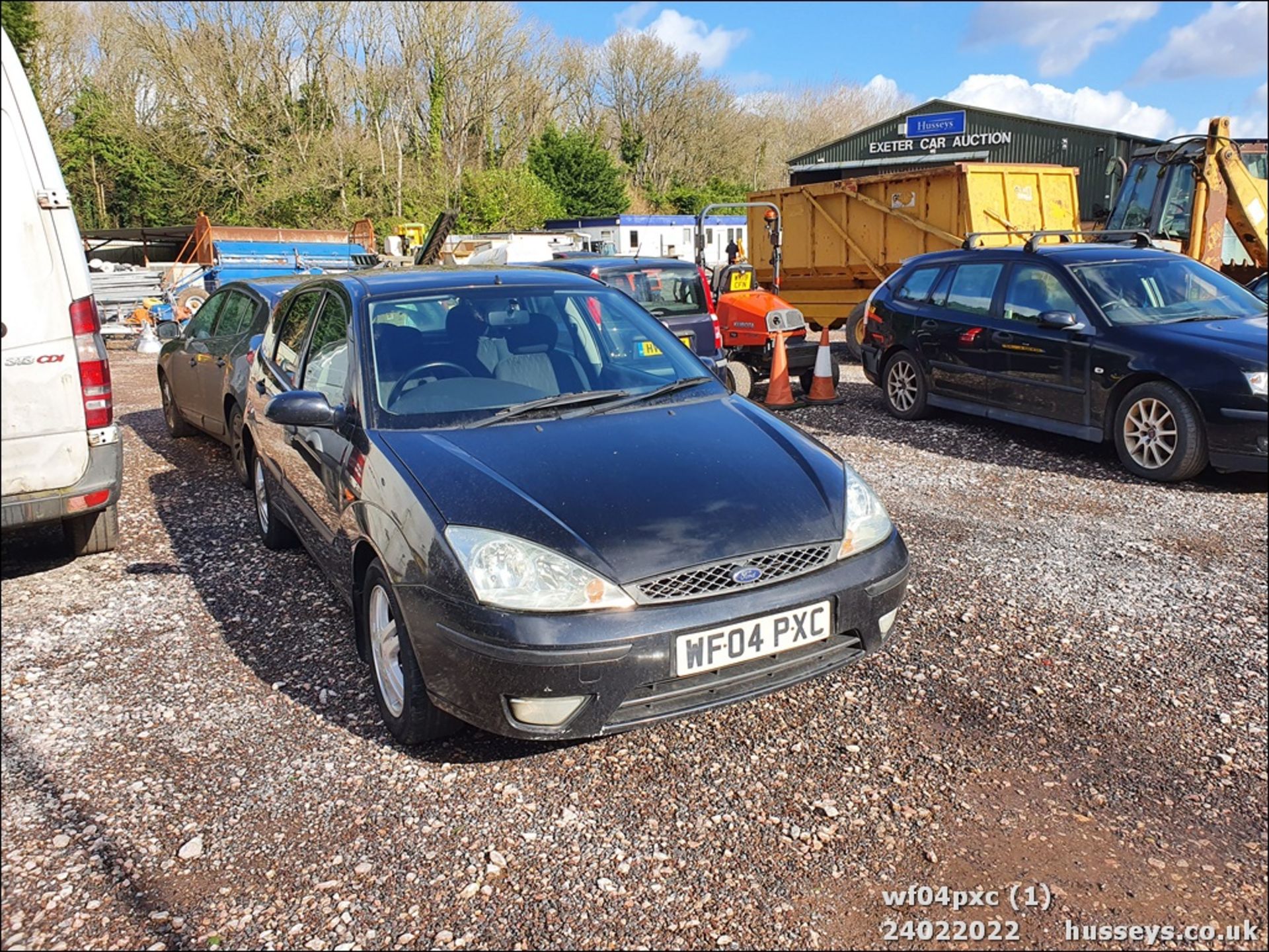 04/04 FORD FOCUS ZETEC - 1796cc 5dr Hatchback (Black) - Image 2 of 32