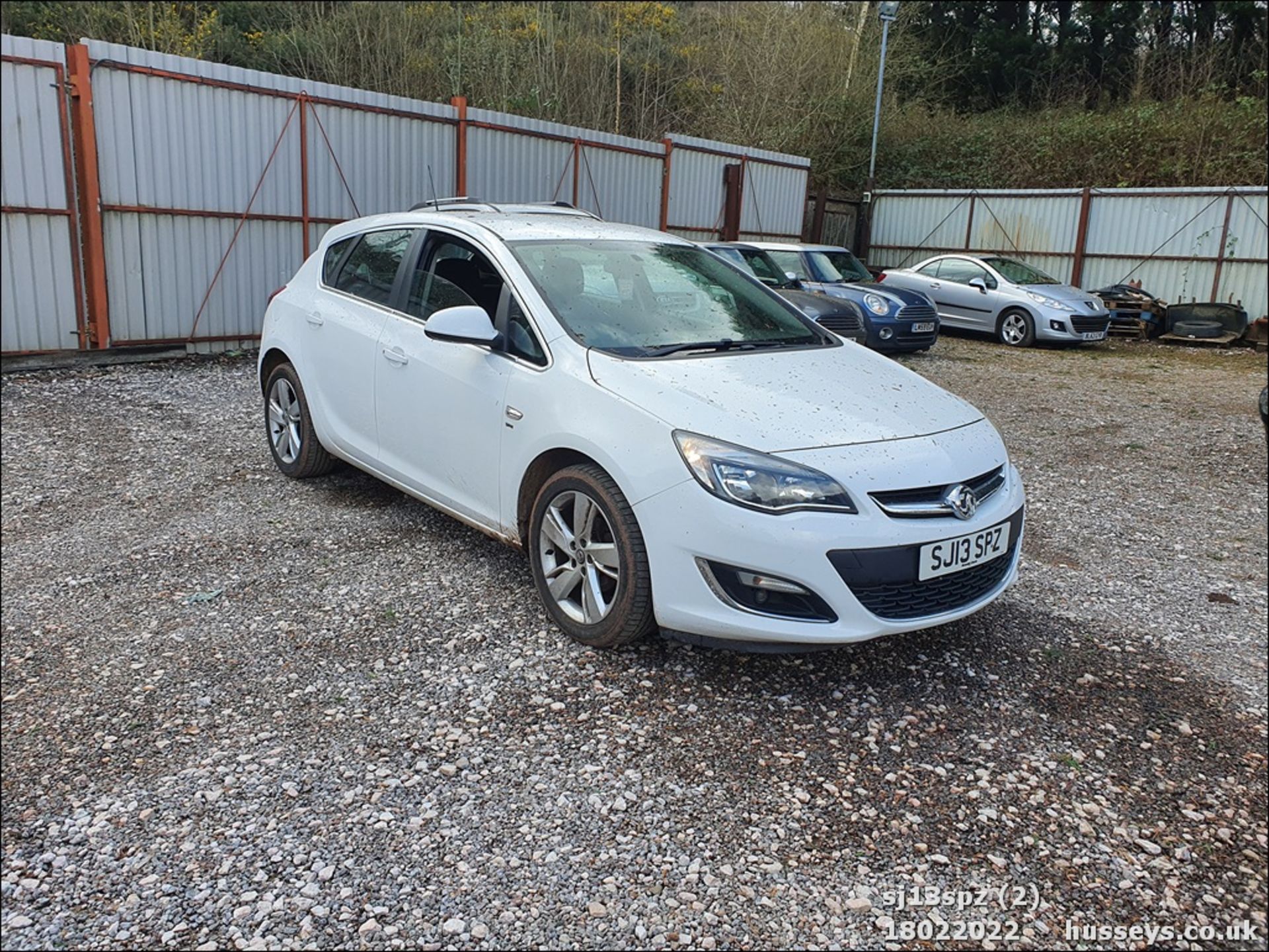 13/13 VAUXHALL ASTRA SRI - 1398cc 5dr Hatchback (White, 98k) - Image 2 of 48